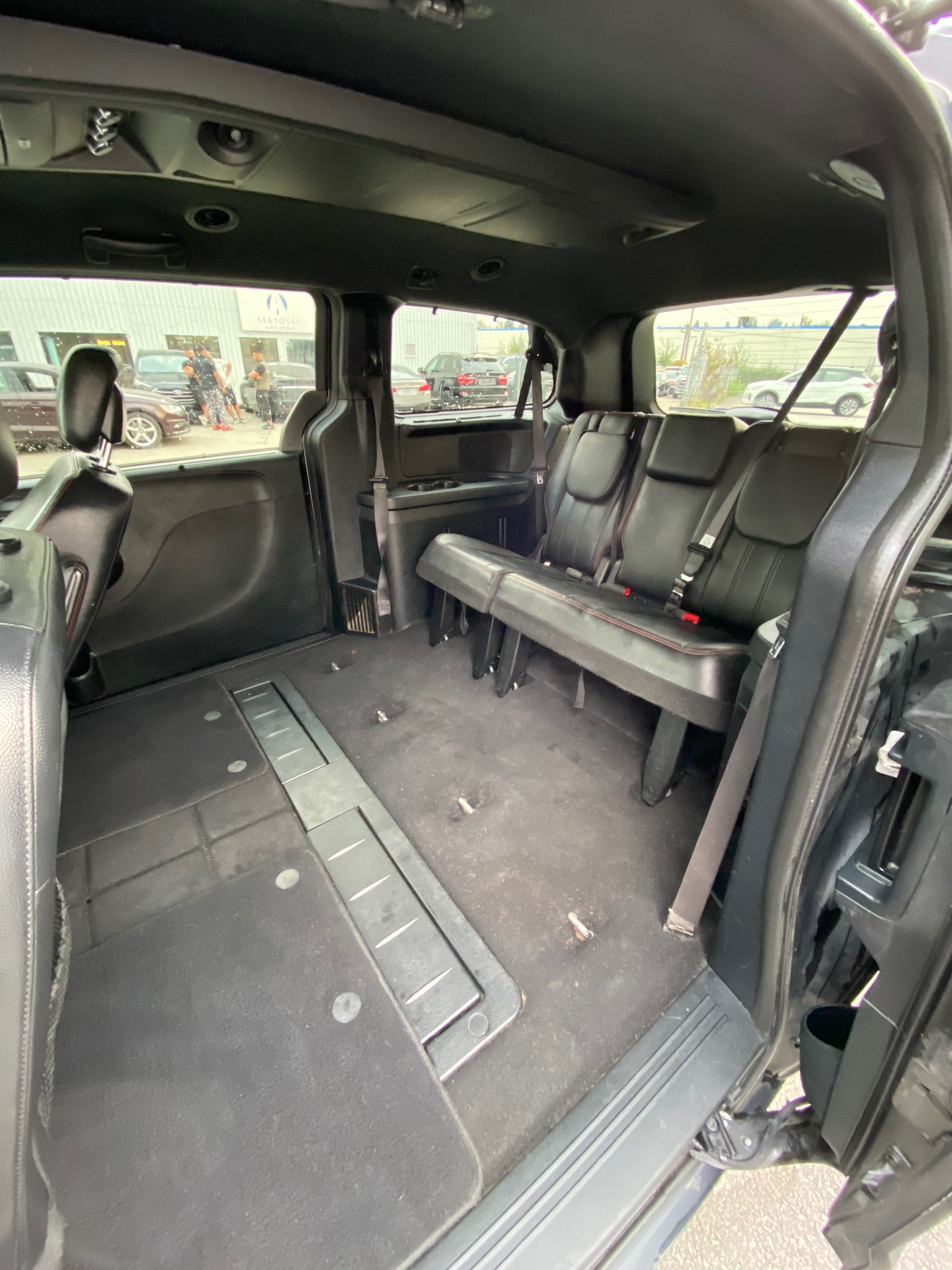 /canwestautoinc/2015-Dodge-GrandCaravan-20621263767400344.jpg