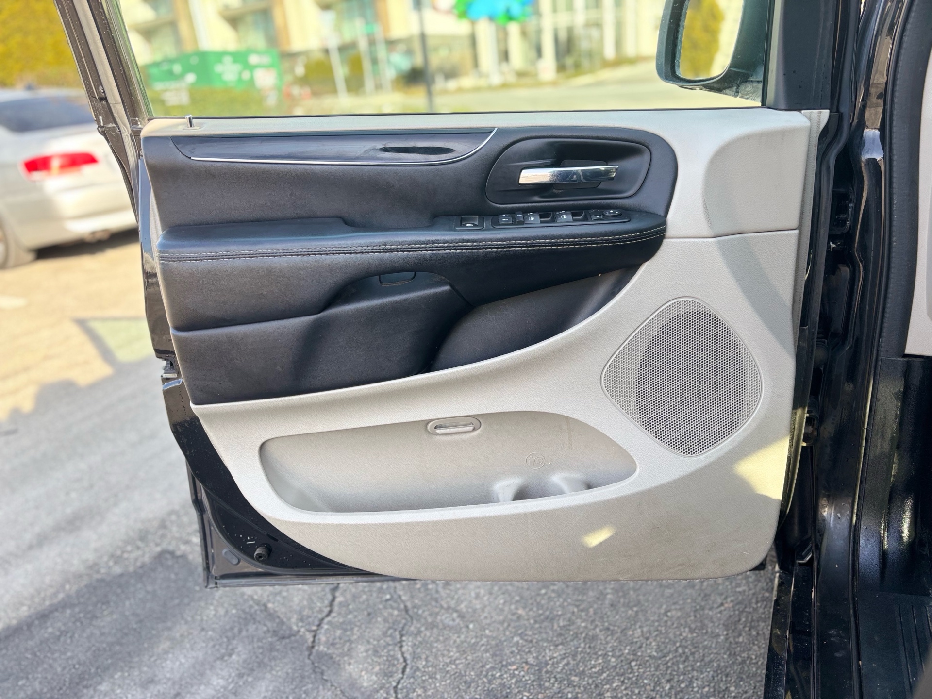 /canwestautoinc/2015-Dodge-GrandCaravan-25127940291123374.jpg