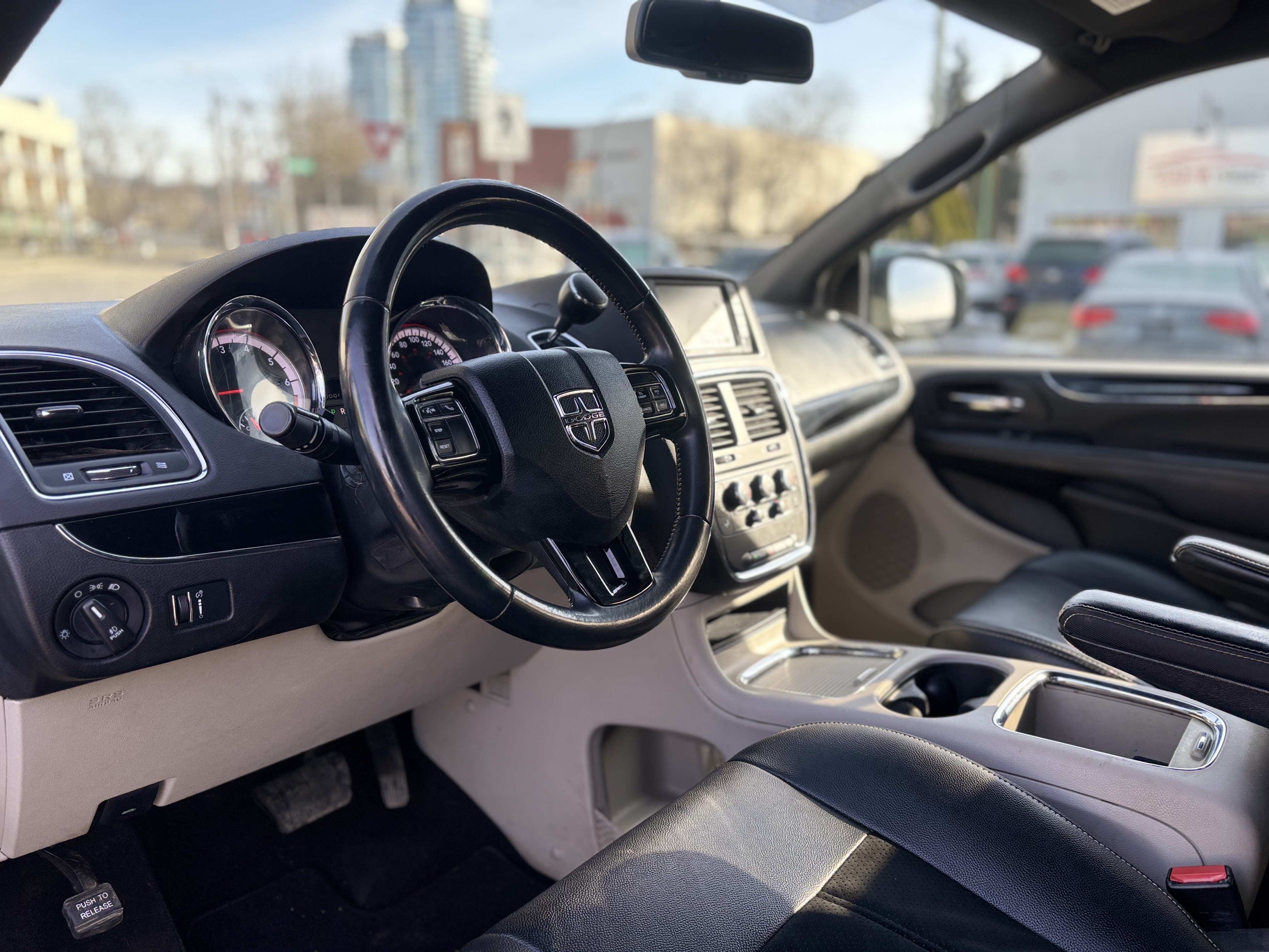 /canwestautoinc/2015-Dodge-GrandCaravan-31850416464491493.jpg