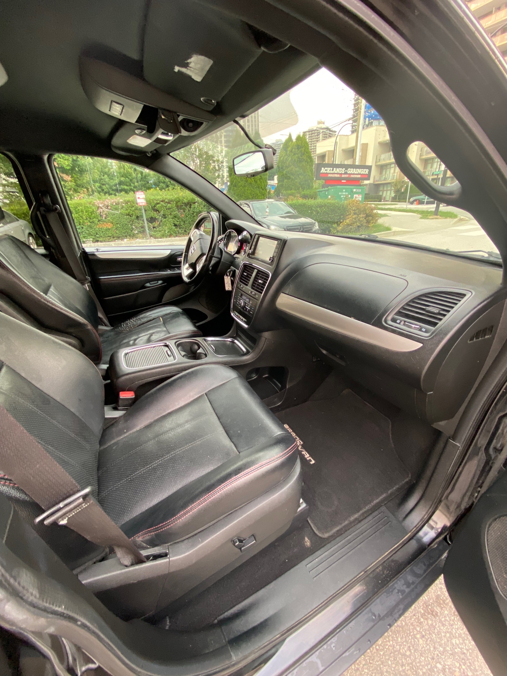 /canwestautoinc/2015-Dodge-GrandCaravan-4295096687748712.jpg