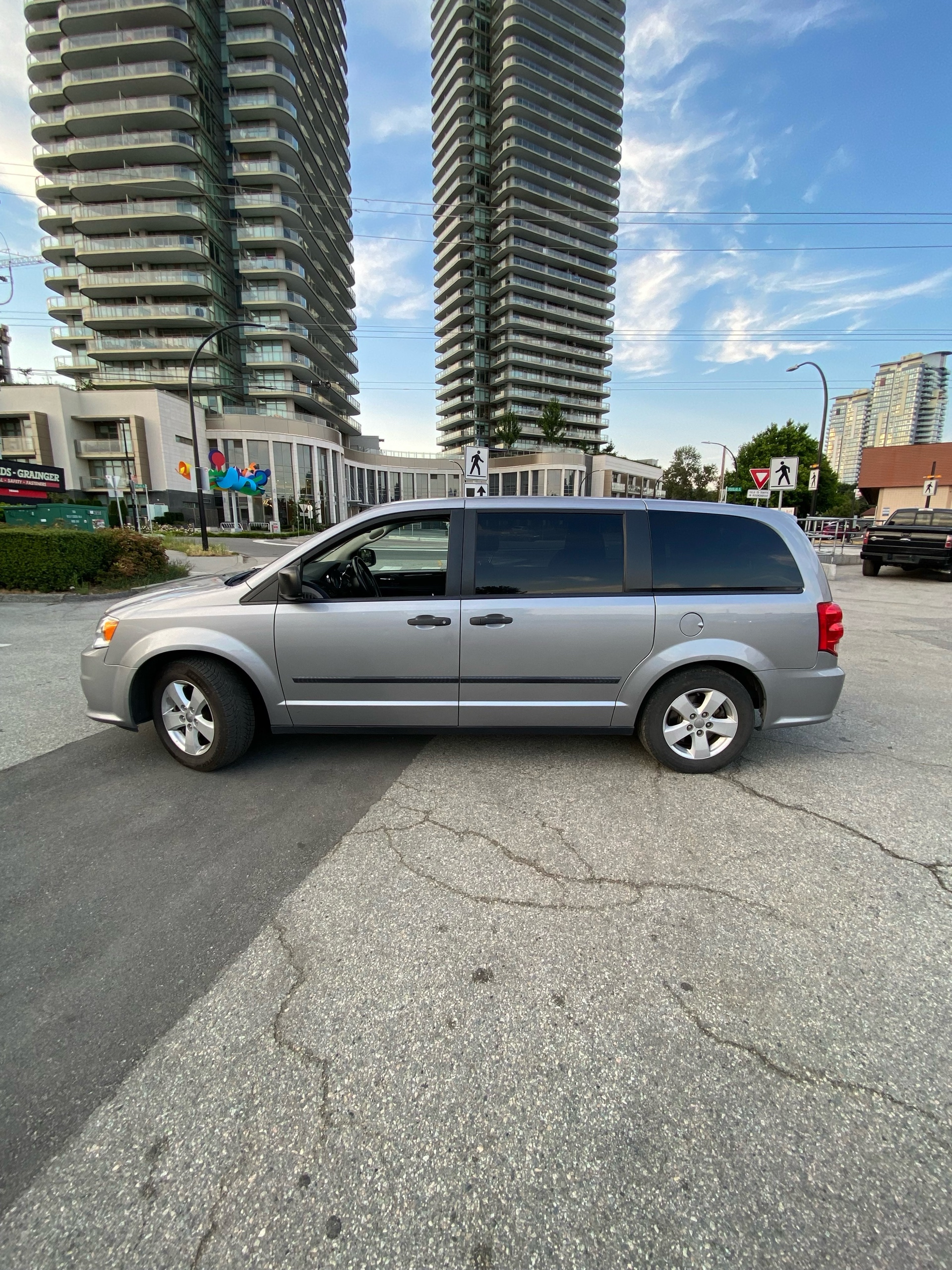 /canwestautoinc/2015-Dodge-GrandCaravan-6291643441709234.jpg