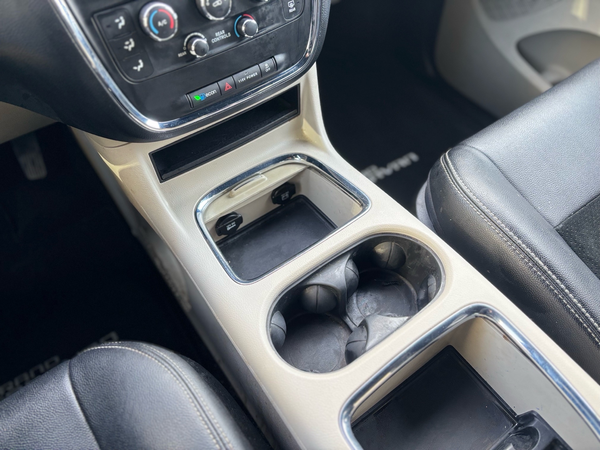 /canwestautoinc/2015-Dodge-GrandCaravan-7940644722824406.jpg