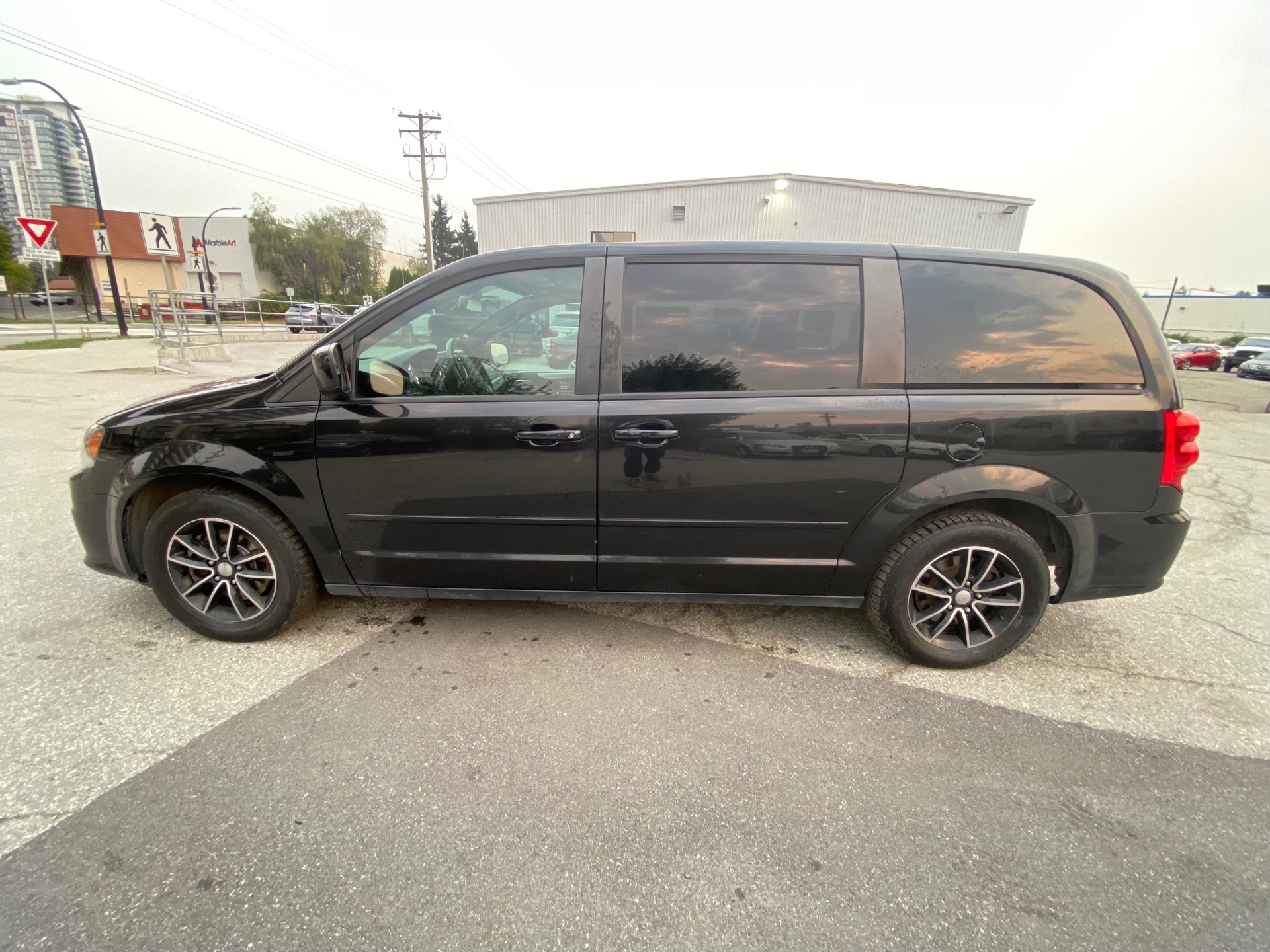 /canwestautoinc/2015-Dodge-GrandCaravan-8756834663197965.jpg