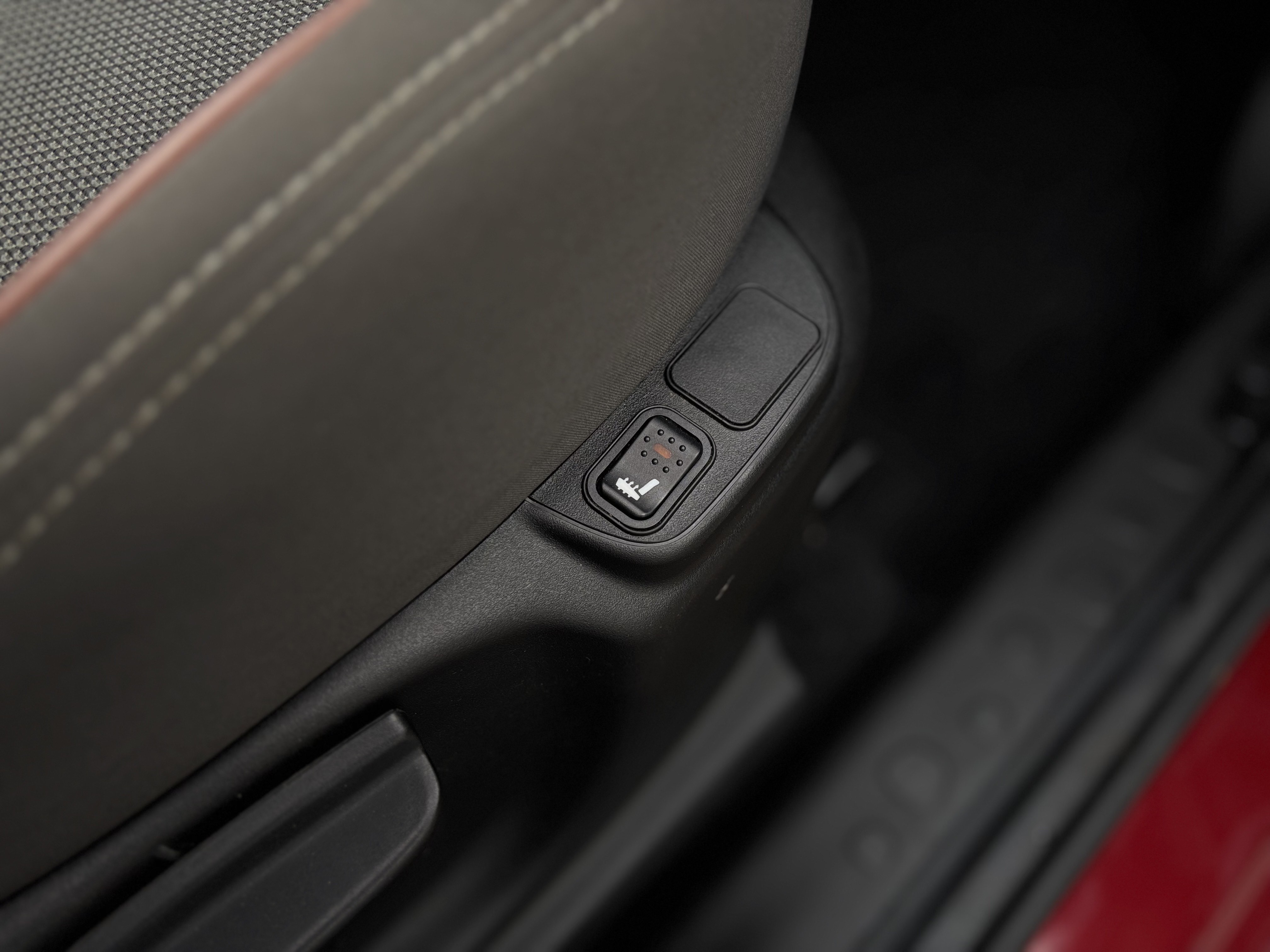 /canwestautoinc/2015-FIAT-500L-3769641832624979.jpg