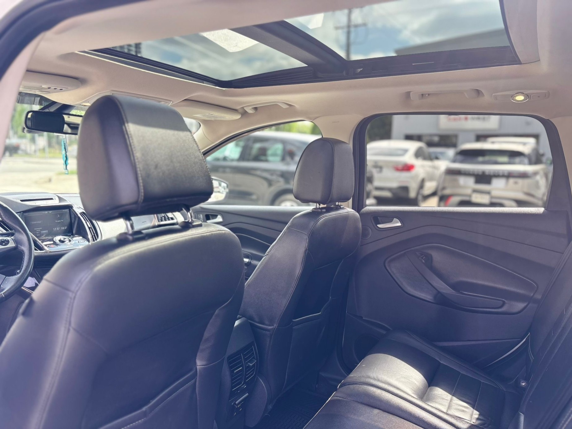 /canwestautoinc/2015-Ford-Escape-206965450701317.jpg
