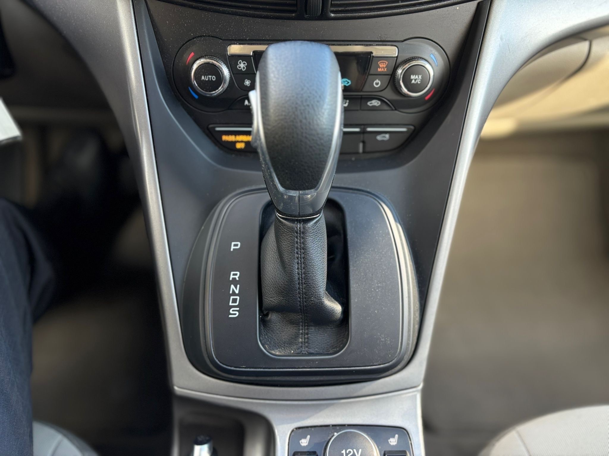 /canwestautoinc/2015-Ford-Escape-34534967777939407.jpg