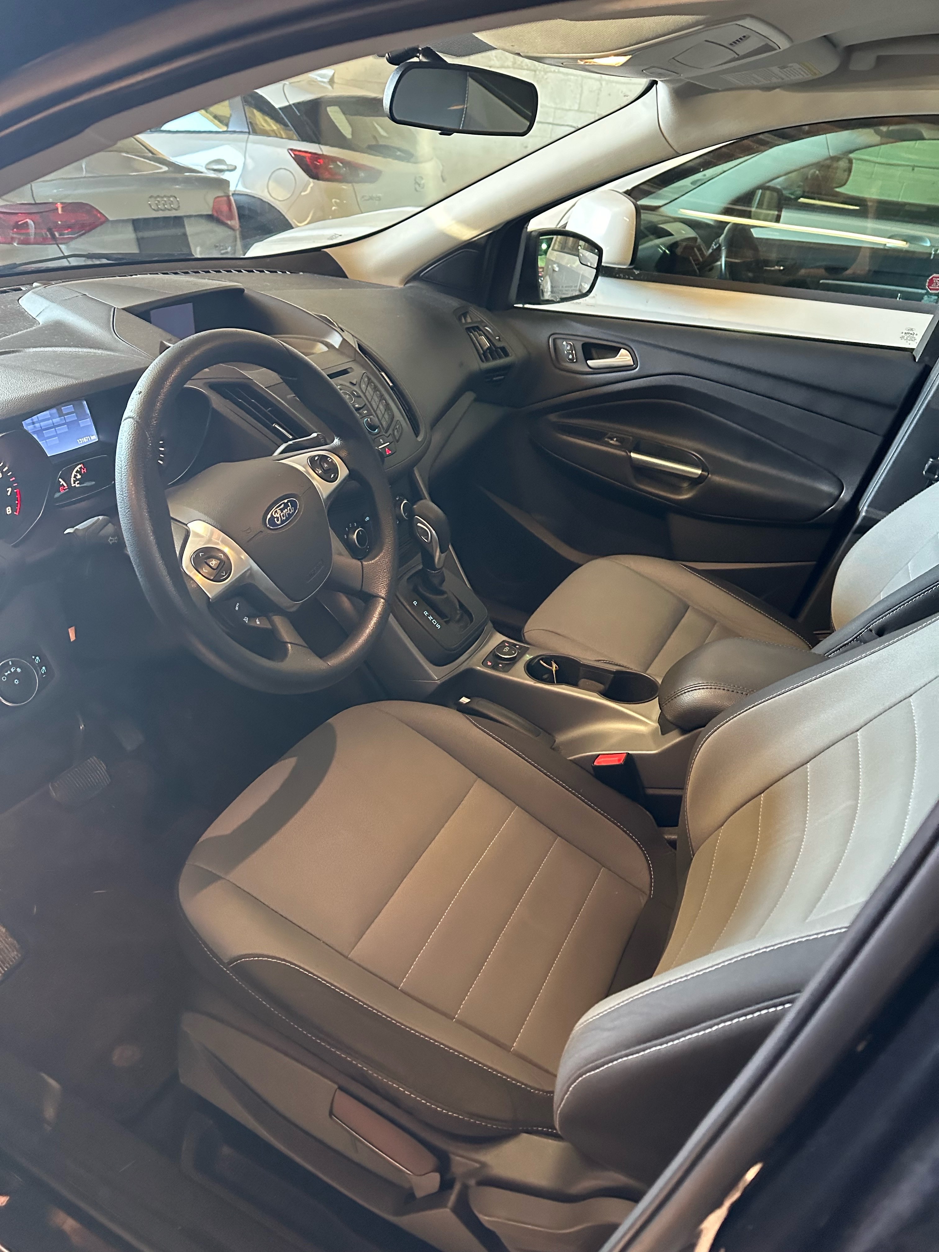 /canwestautoinc/2015-Ford-Escape-3903927749219622.jpg