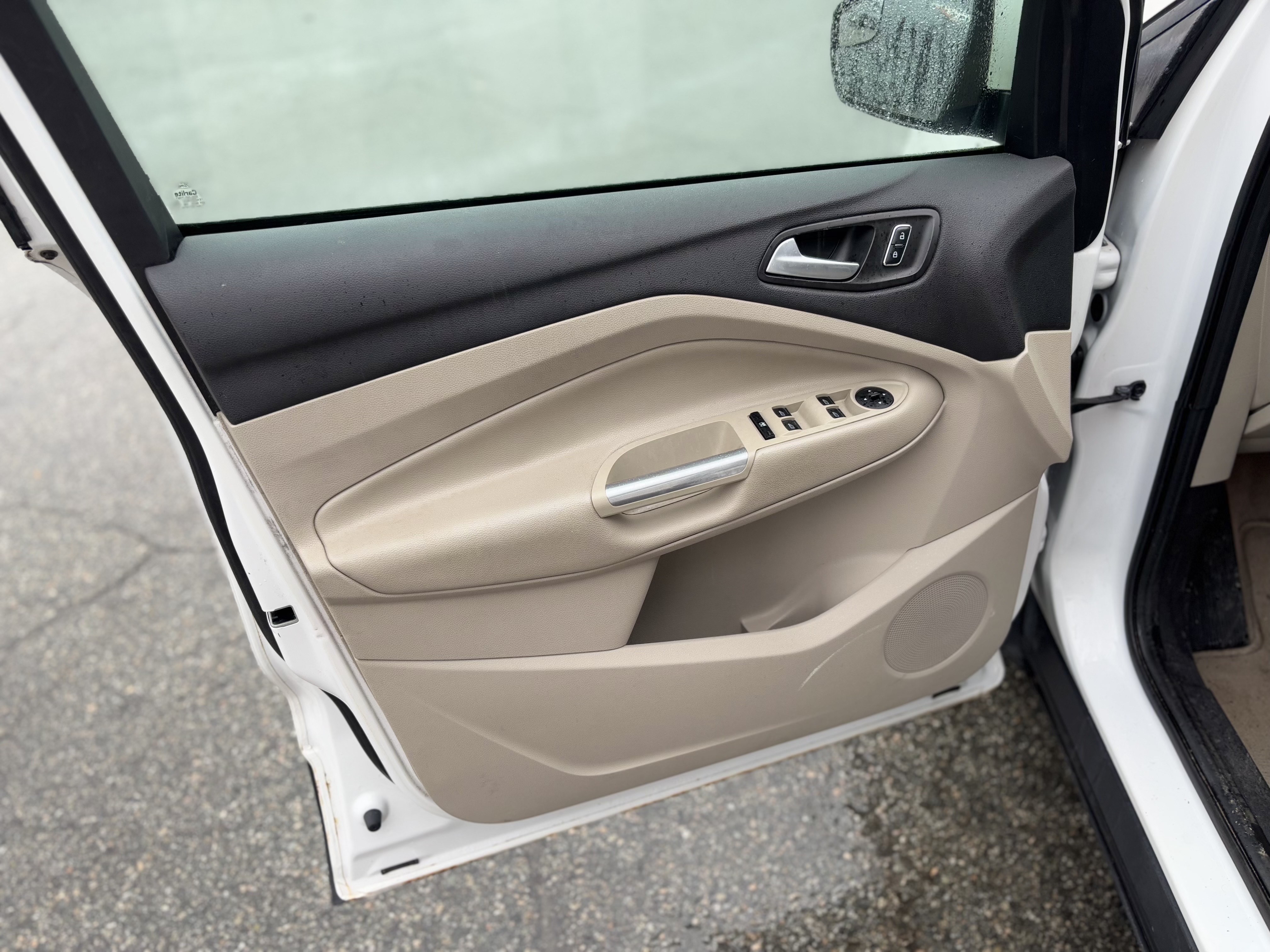 /canwestautoinc/2015-Ford-Escape-4842083301259008.jpg