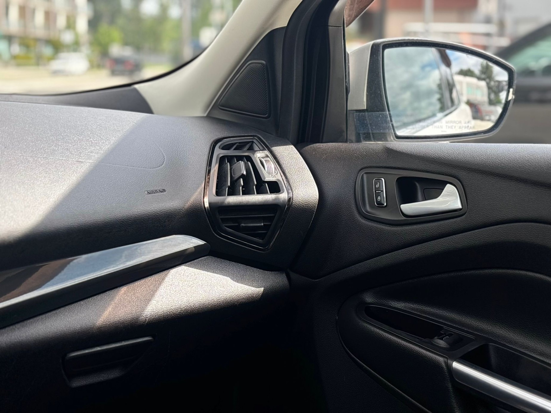 /canwestautoinc/2015-Ford-Escape-5967165105045338.jpg