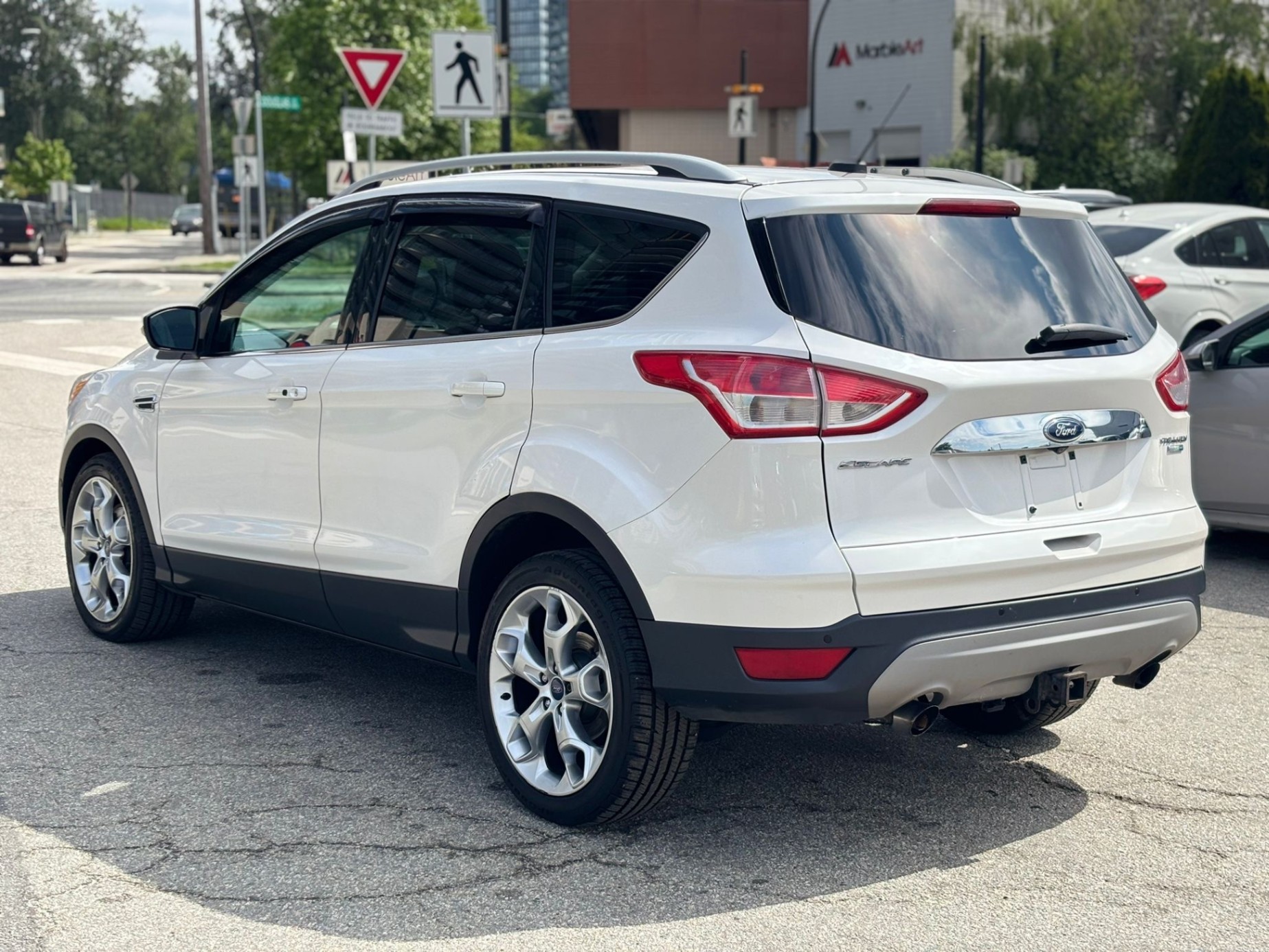 /canwestautoinc/2015-Ford-Escape-694334126074297.jpg