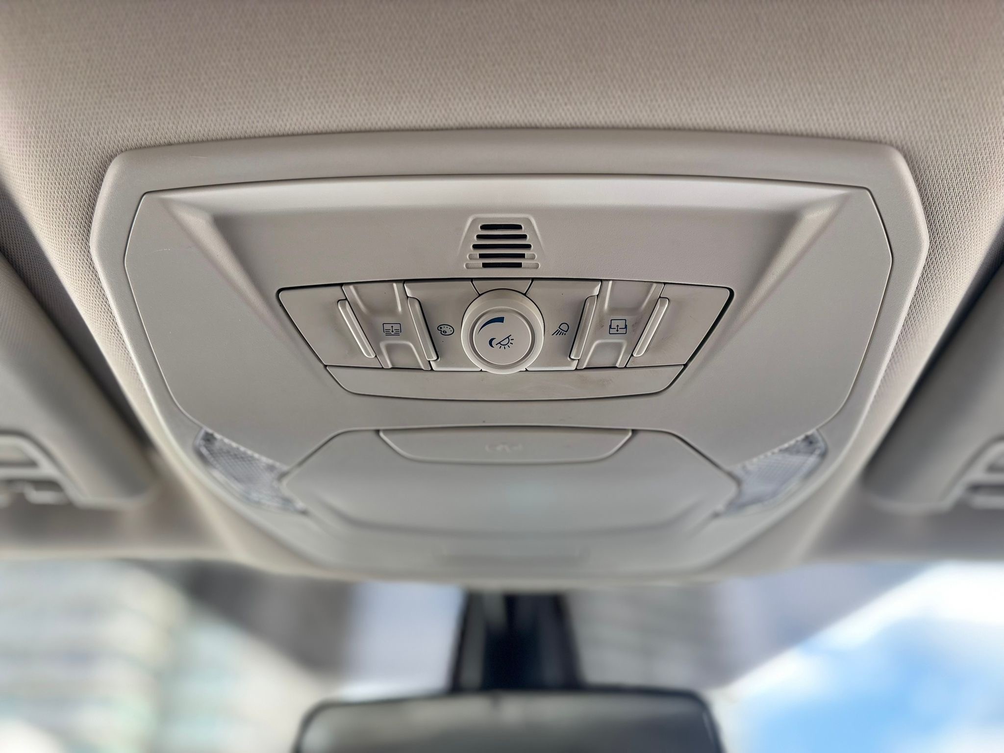 /canwestautoinc/2015-Ford-Escape-7438993758921151.jpg
