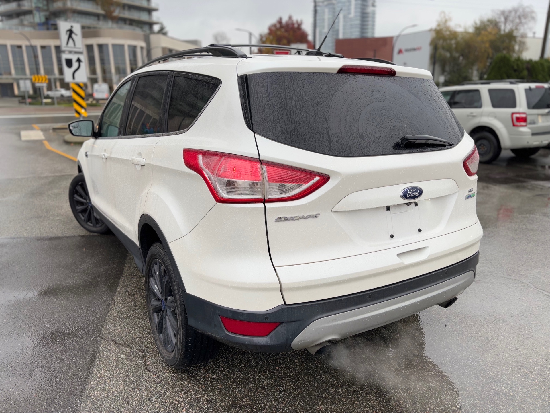 /canwestautoinc/2015-Ford-Escape-7903582672570011.jpg