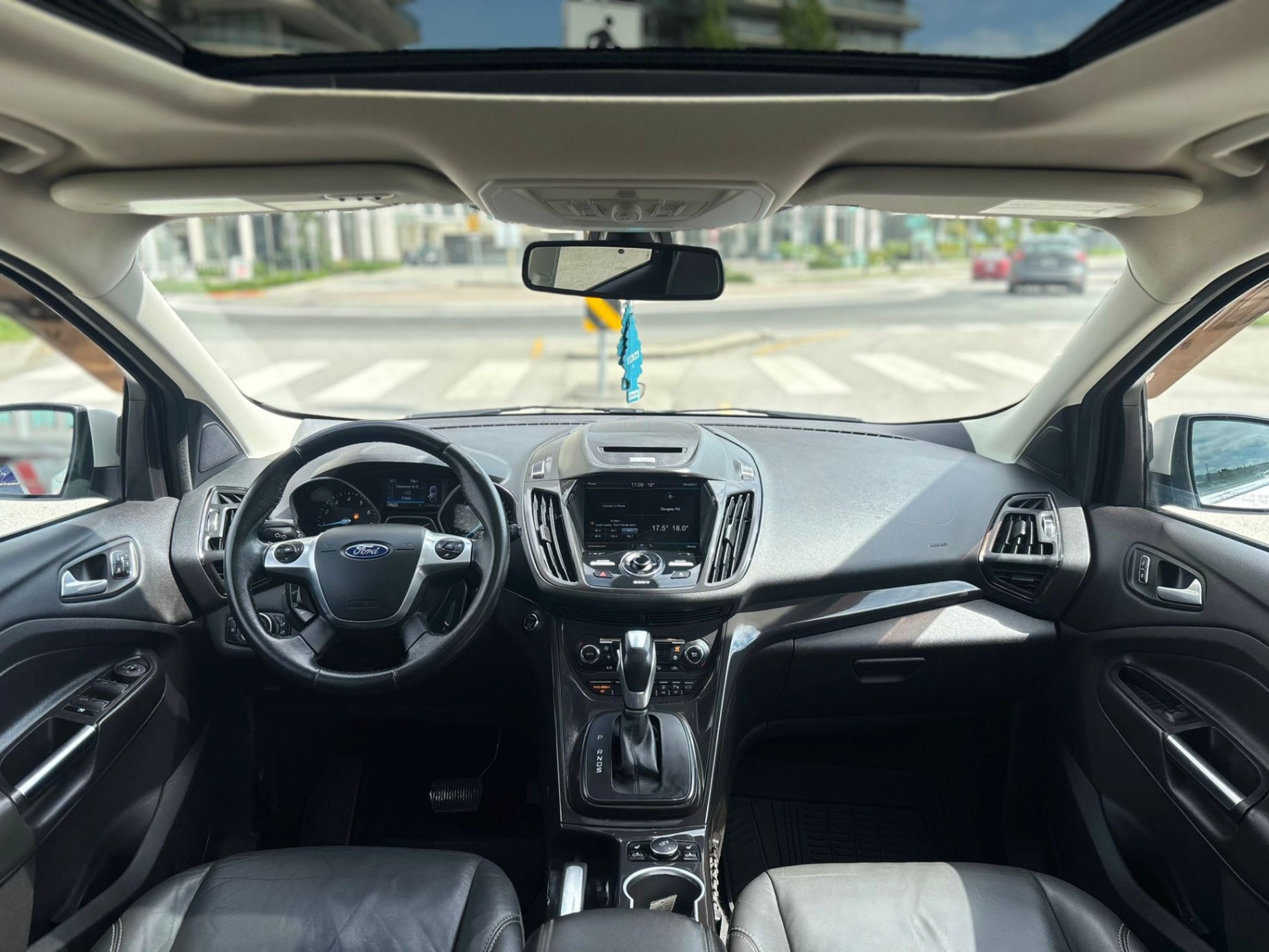 /canwestautoinc/2015-Ford-Escape-8574660260725735.jpg