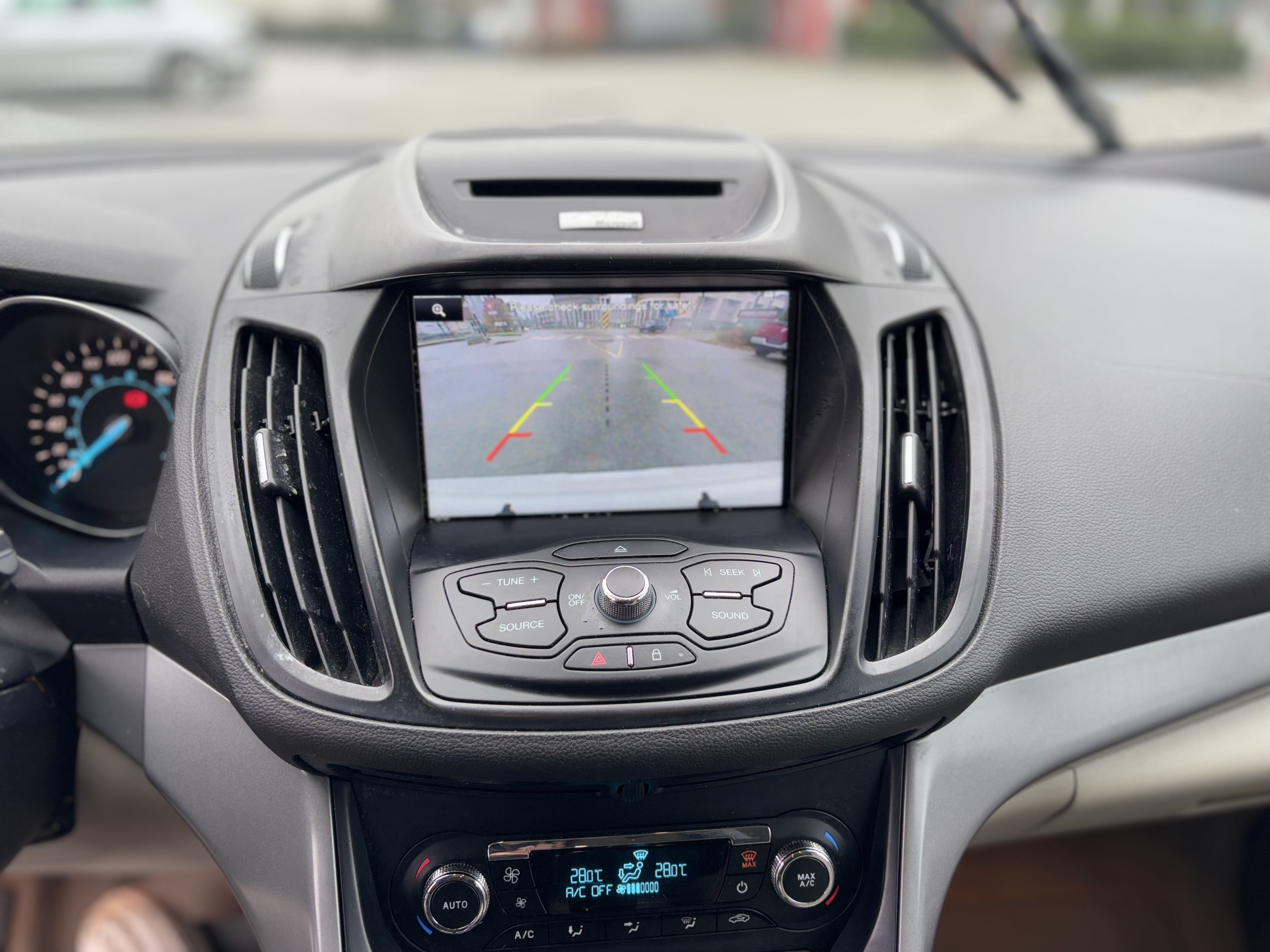 /canwestautoinc/2015-Ford-Escape-9652611973616607.jpg