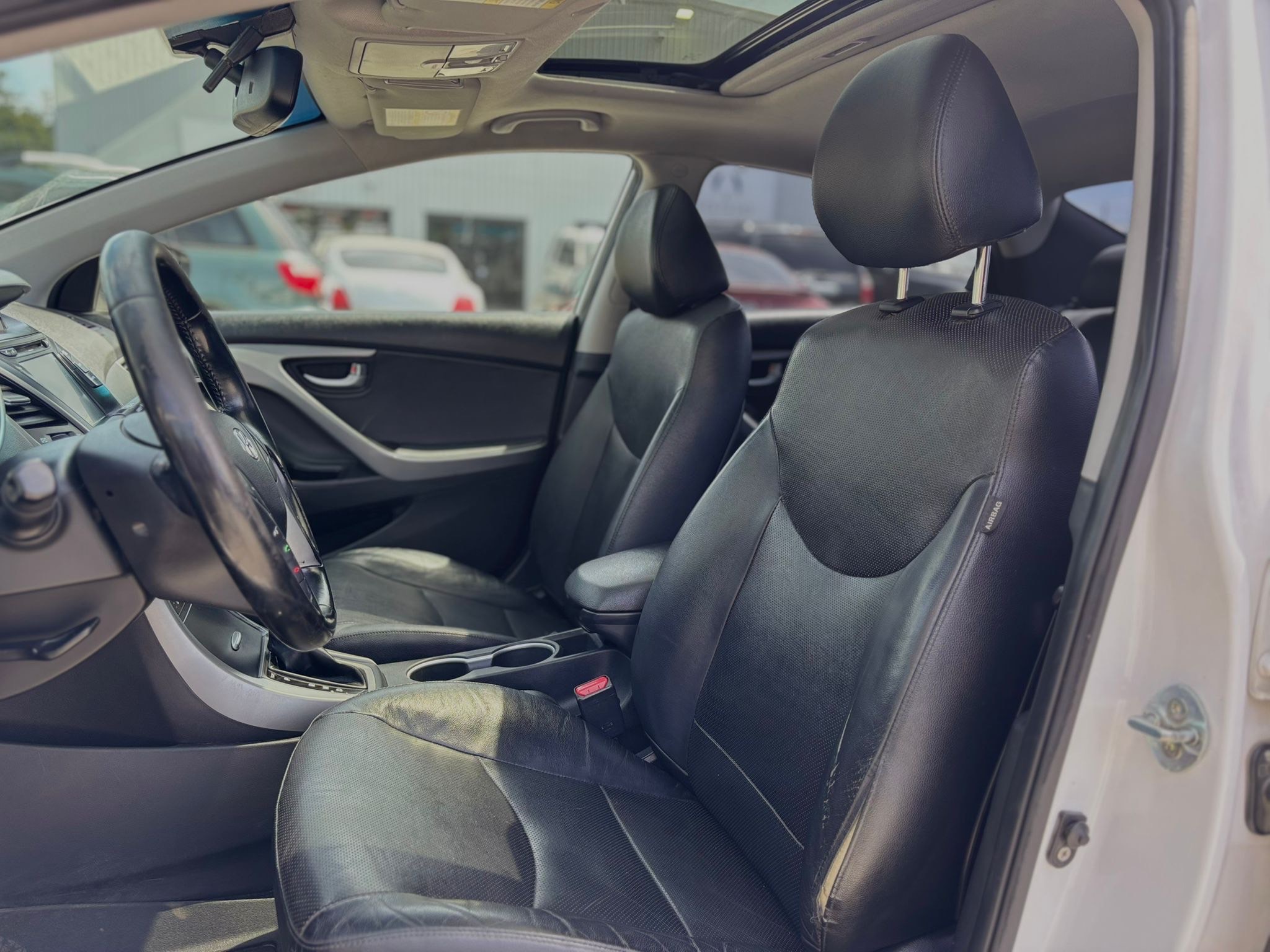 /canwestautoinc/2015-Hyundai-Elantra-0023718507014502954.jpg