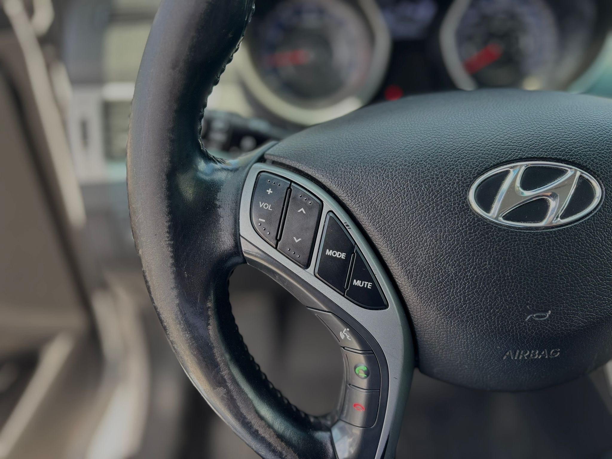/canwestautoinc/2015-Hyundai-Elantra-23810002549996012.jpg