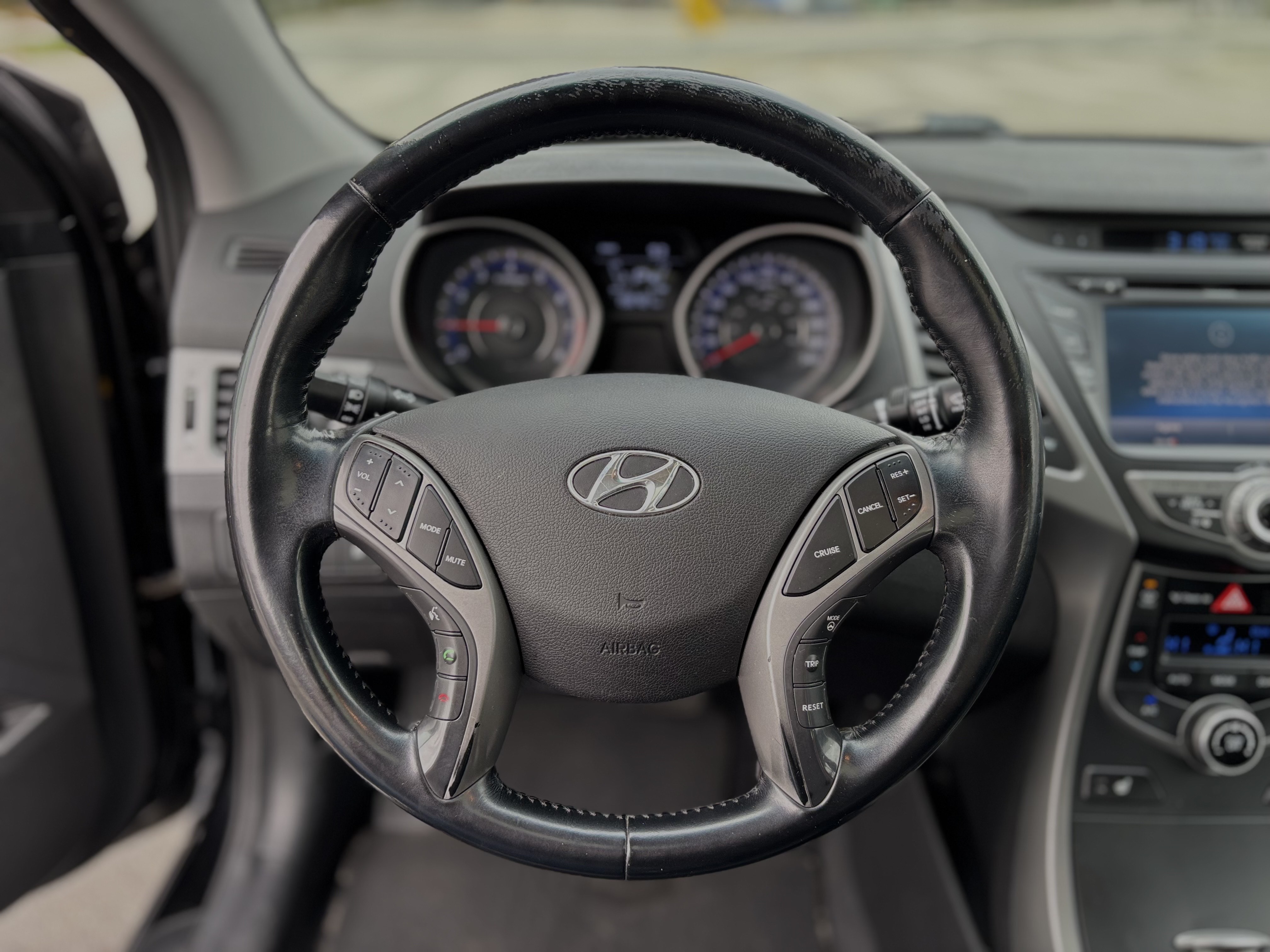 /canwestautoinc/2015-Hyundai-Elantra-417055042936741.jpg