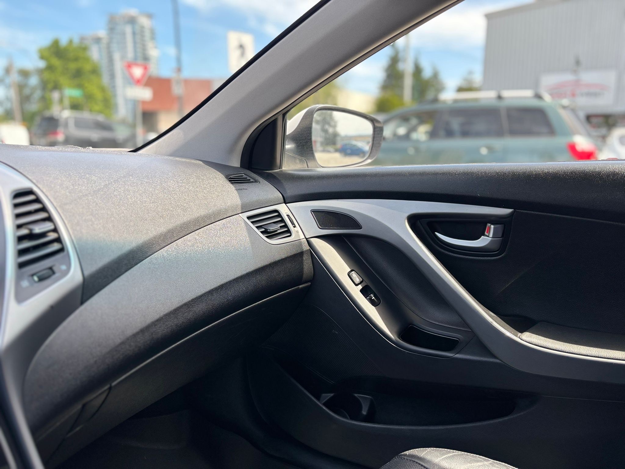 /canwestautoinc/2015-Hyundai-Elantra-7616041101745481.jpg