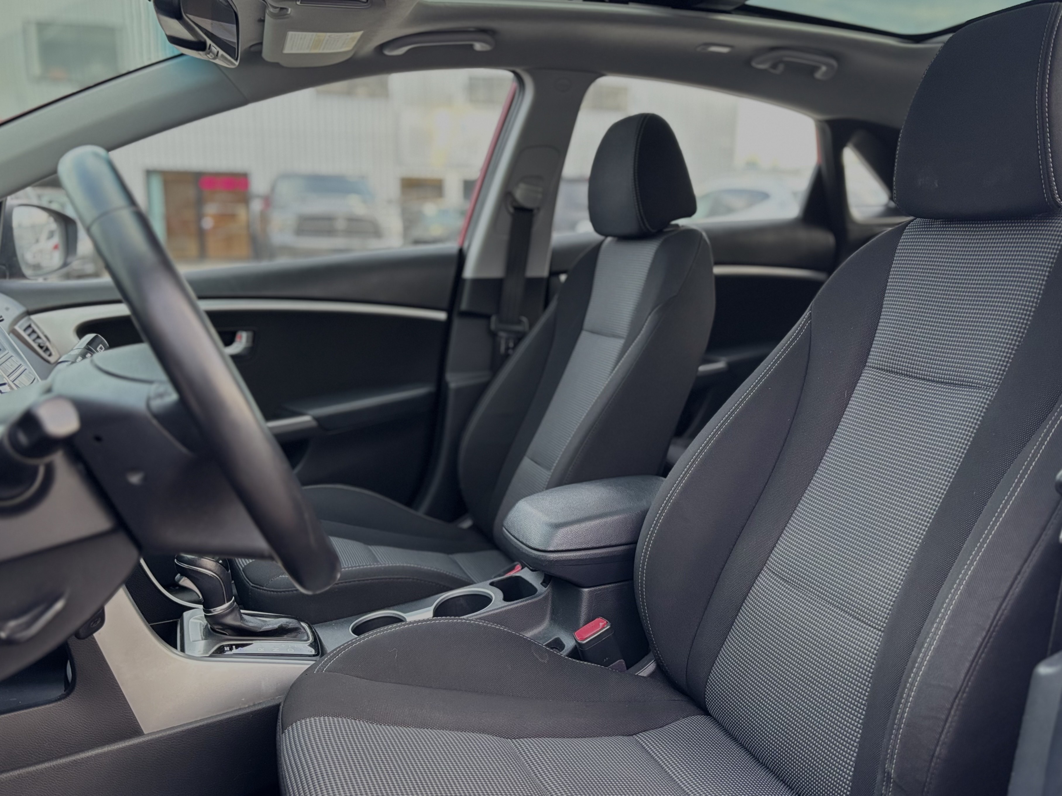 /canwestautoinc/2015-Hyundai-ElantraGT-032872484040376904.jpg