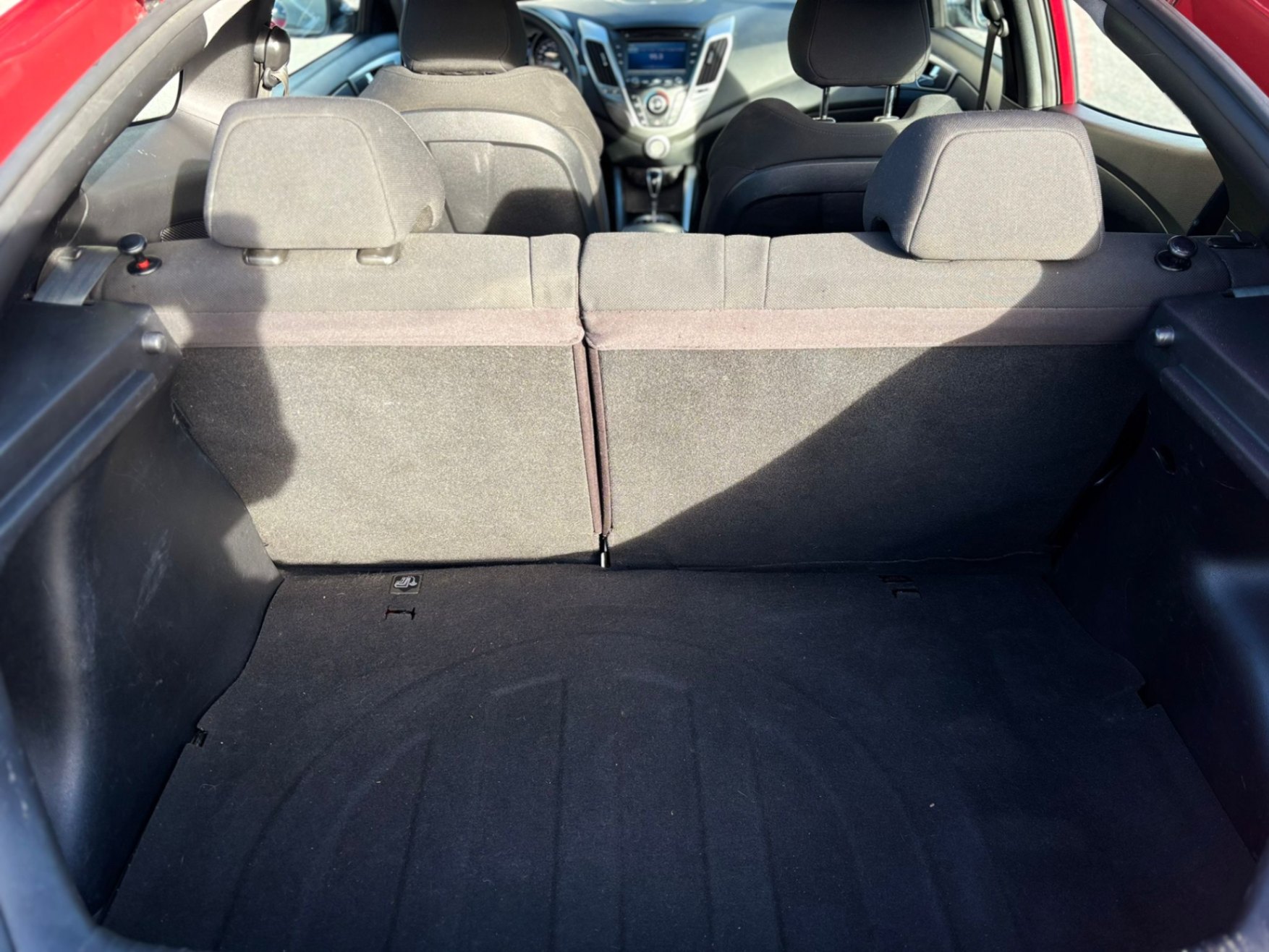 /canwestautoinc/2015-Hyundai-Veloster-03484081817049289.jpg