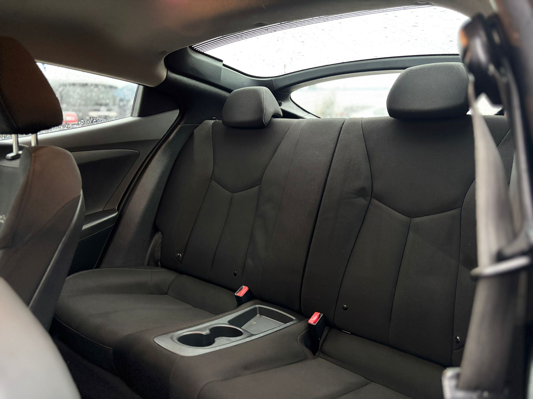 /canwestautoinc/2015-Hyundai-Veloster-354217270139924.jpg