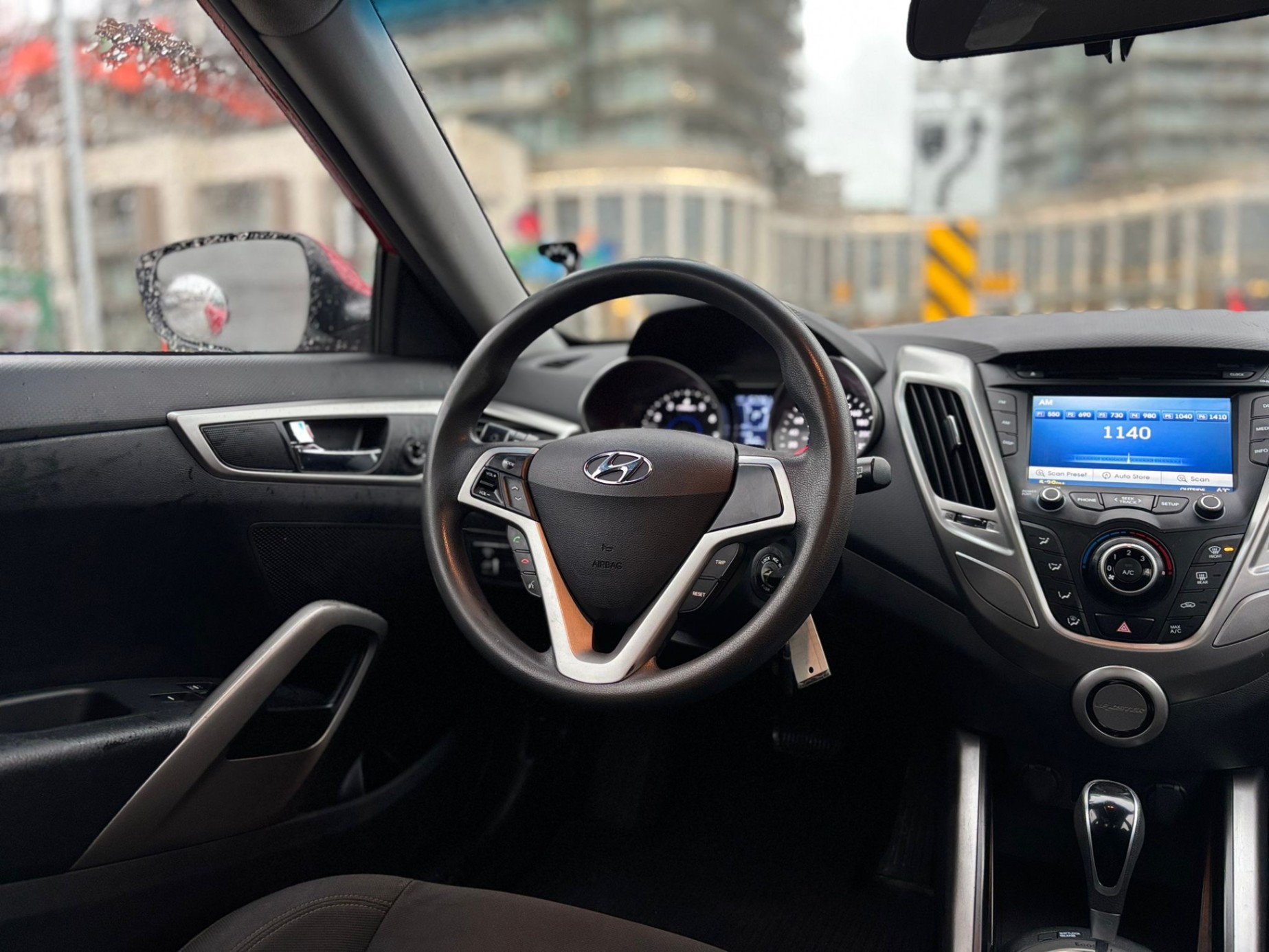 /canwestautoinc/2015-Hyundai-Veloster-8560716553493137.jpg