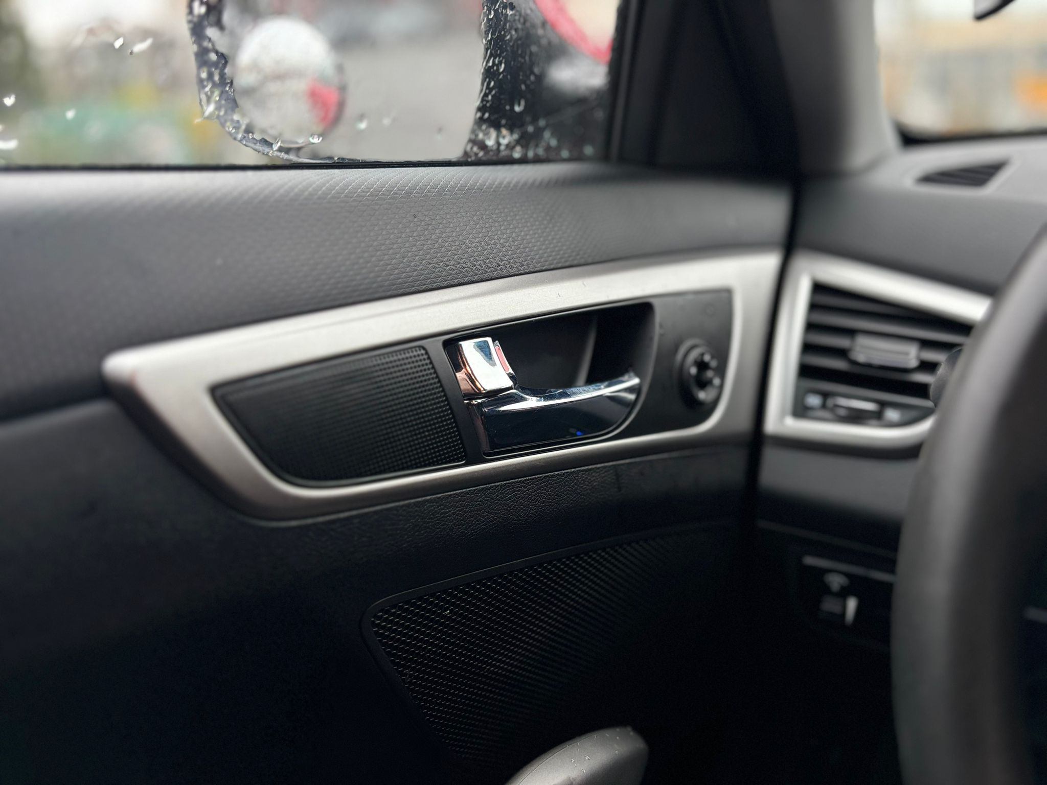 /canwestautoinc/2015-Hyundai-Veloster-9477269846752201.jpg