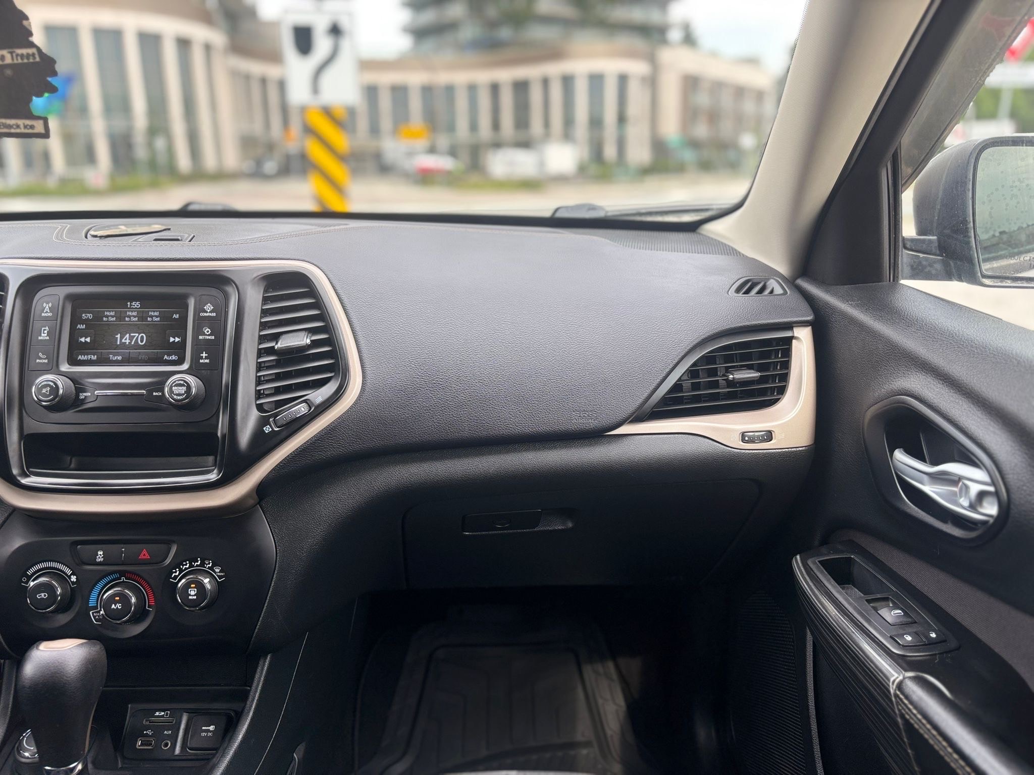 /canwestautoinc/2015-Jeep-Cherokee-09088005987895231.jpg