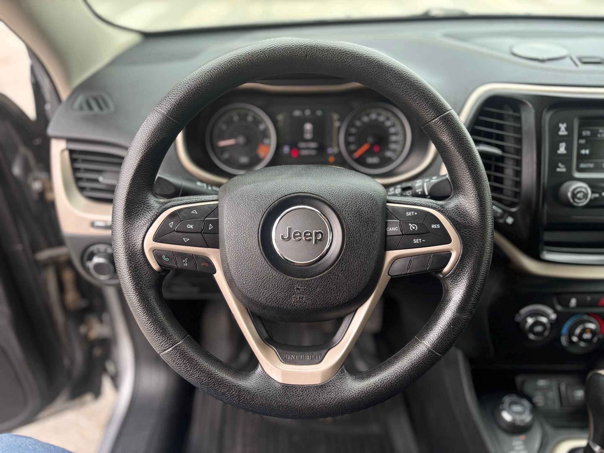 /canwestautoinc/2015-Jeep-Cherokee-33699922361021484.jpg