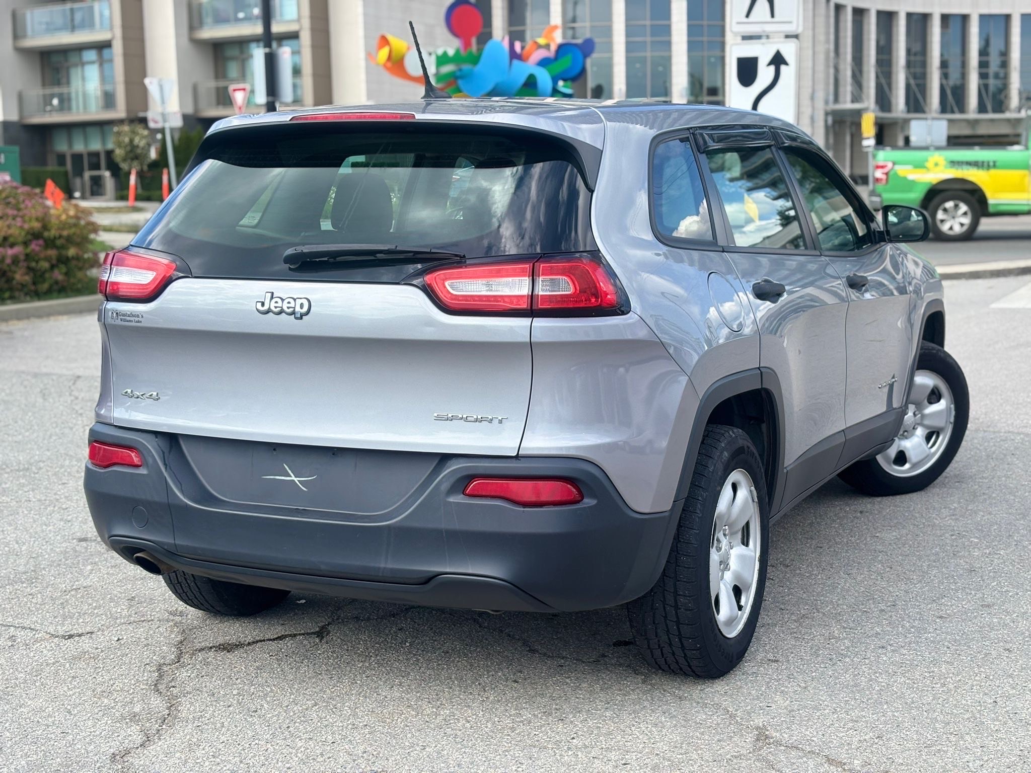/canwestautoinc/2015-Jeep-Cherokee-899411864825092.jpg