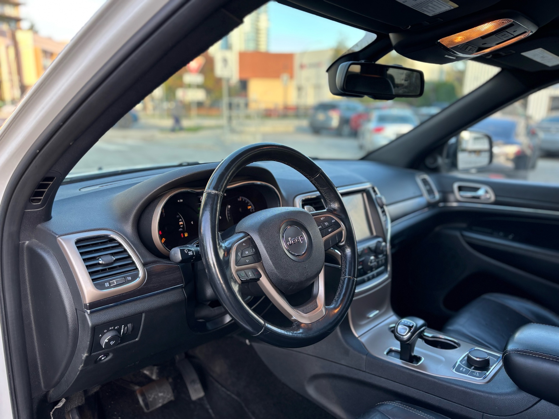 /canwestautoinc/2015-Jeep-GrandCherokee-007224477138098928.jpg