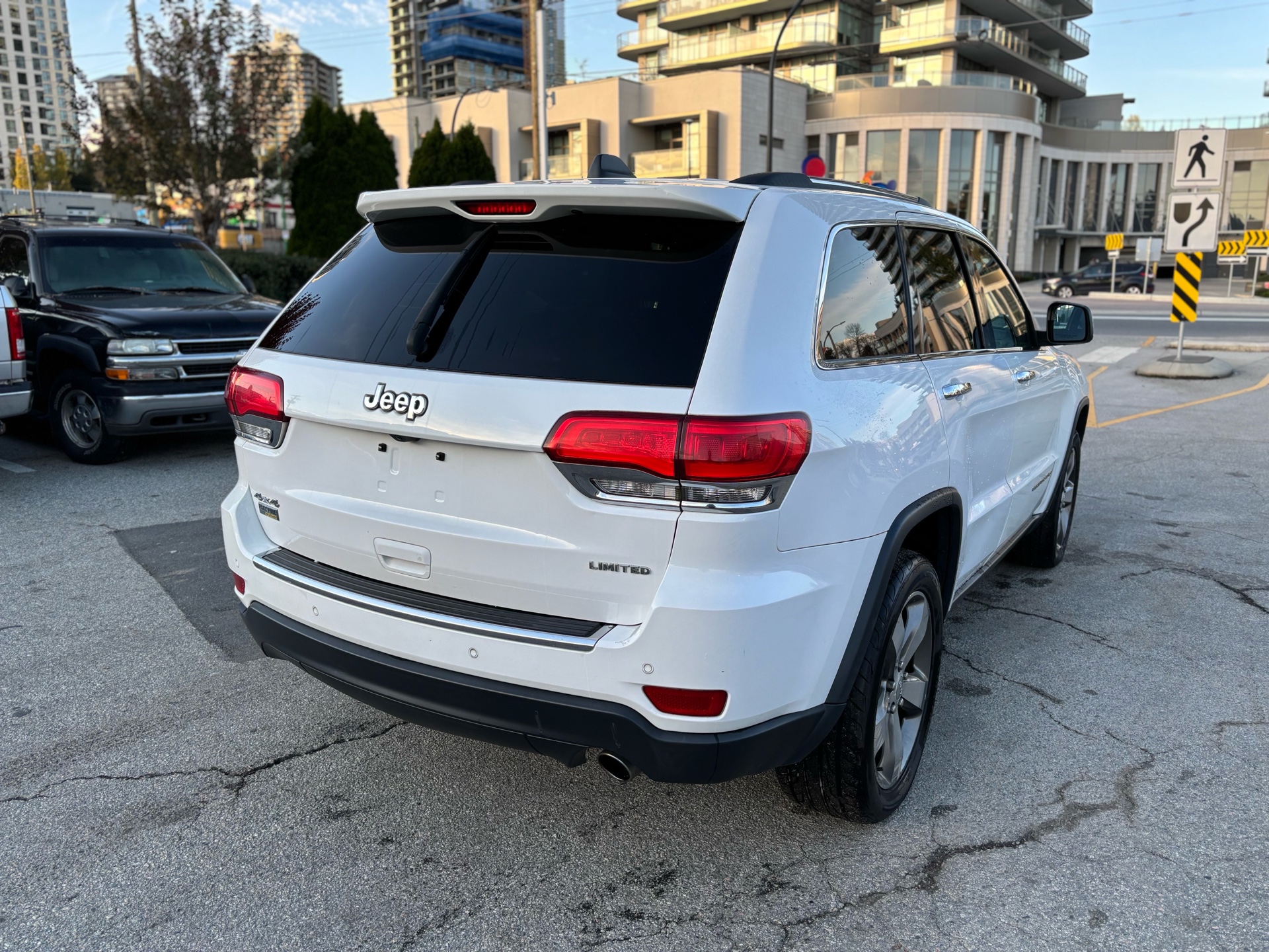 /canwestautoinc/2015-Jeep-GrandCherokee-634593845869099.jpg