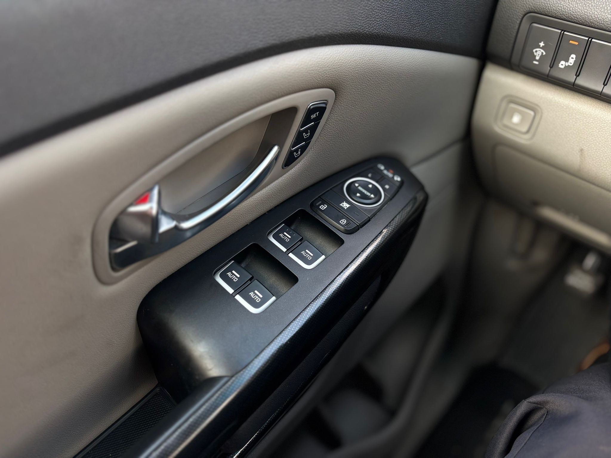 /canwestautoinc/2015-Kia-Sedona-1251732976399409.jpg