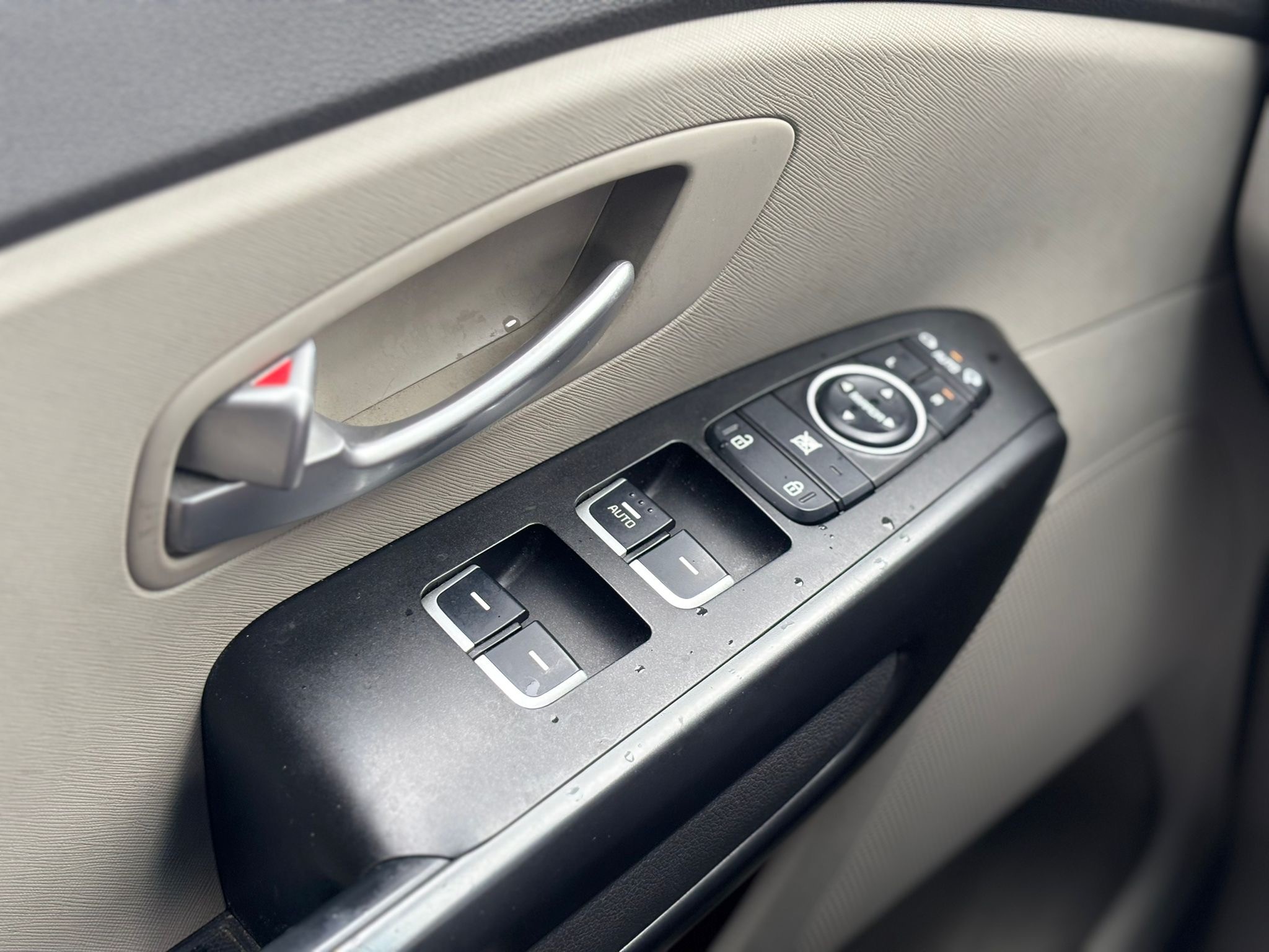 /canwestautoinc/2015-Kia-Sedona-2816280972422802.jpg