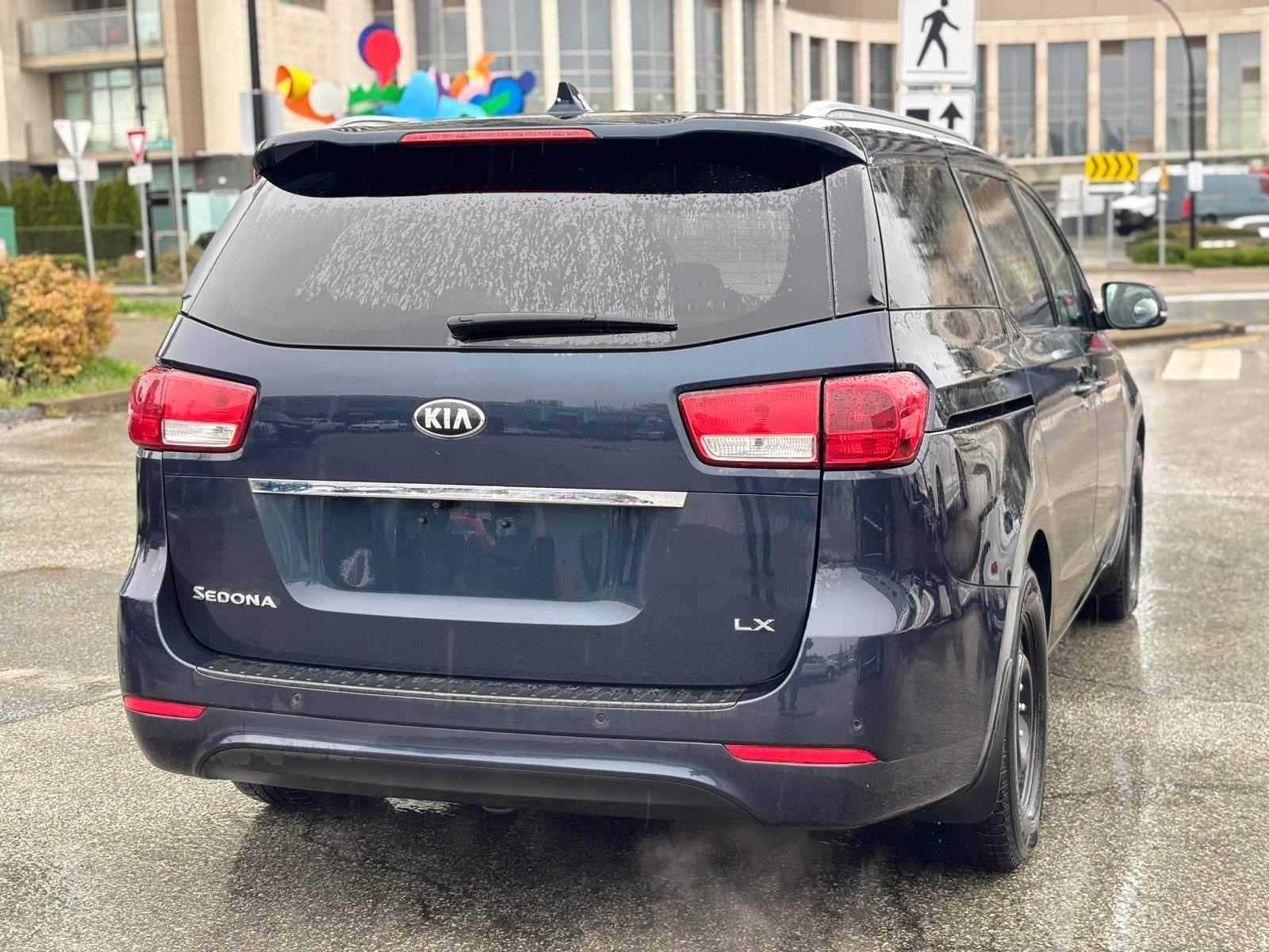 /canwestautoinc/2015-Kia-Sedona-47084750835741995.jpg