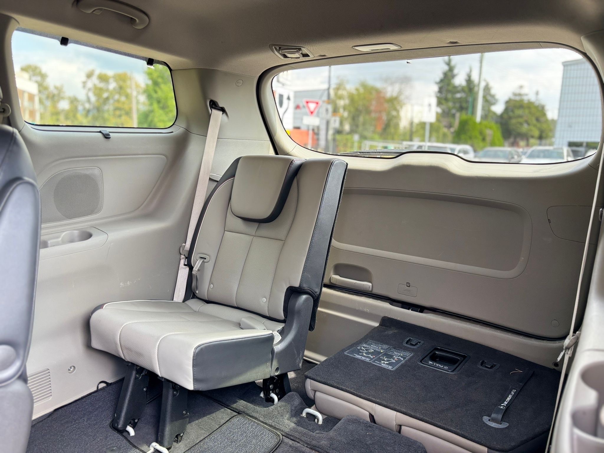 /canwestautoinc/2015-Kia-Sedona-48659782321313405.jpg