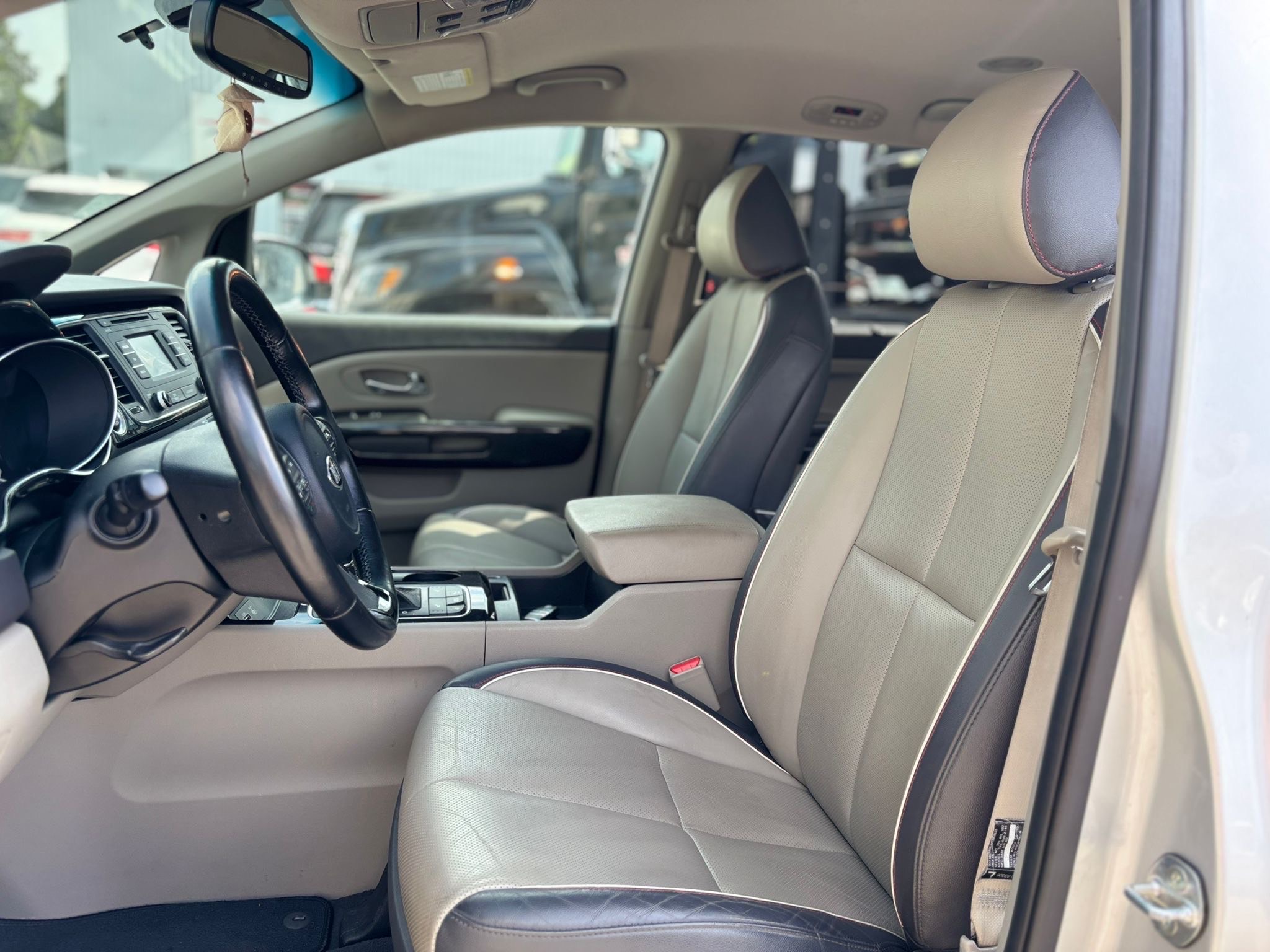 /canwestautoinc/2015-Kia-Sedona-8436619766185149.jpg