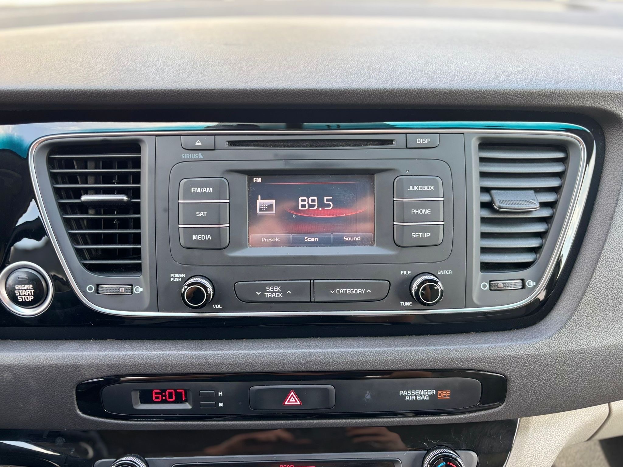 /canwestautoinc/2015-Kia-Sedona-8760920024309911.jpg