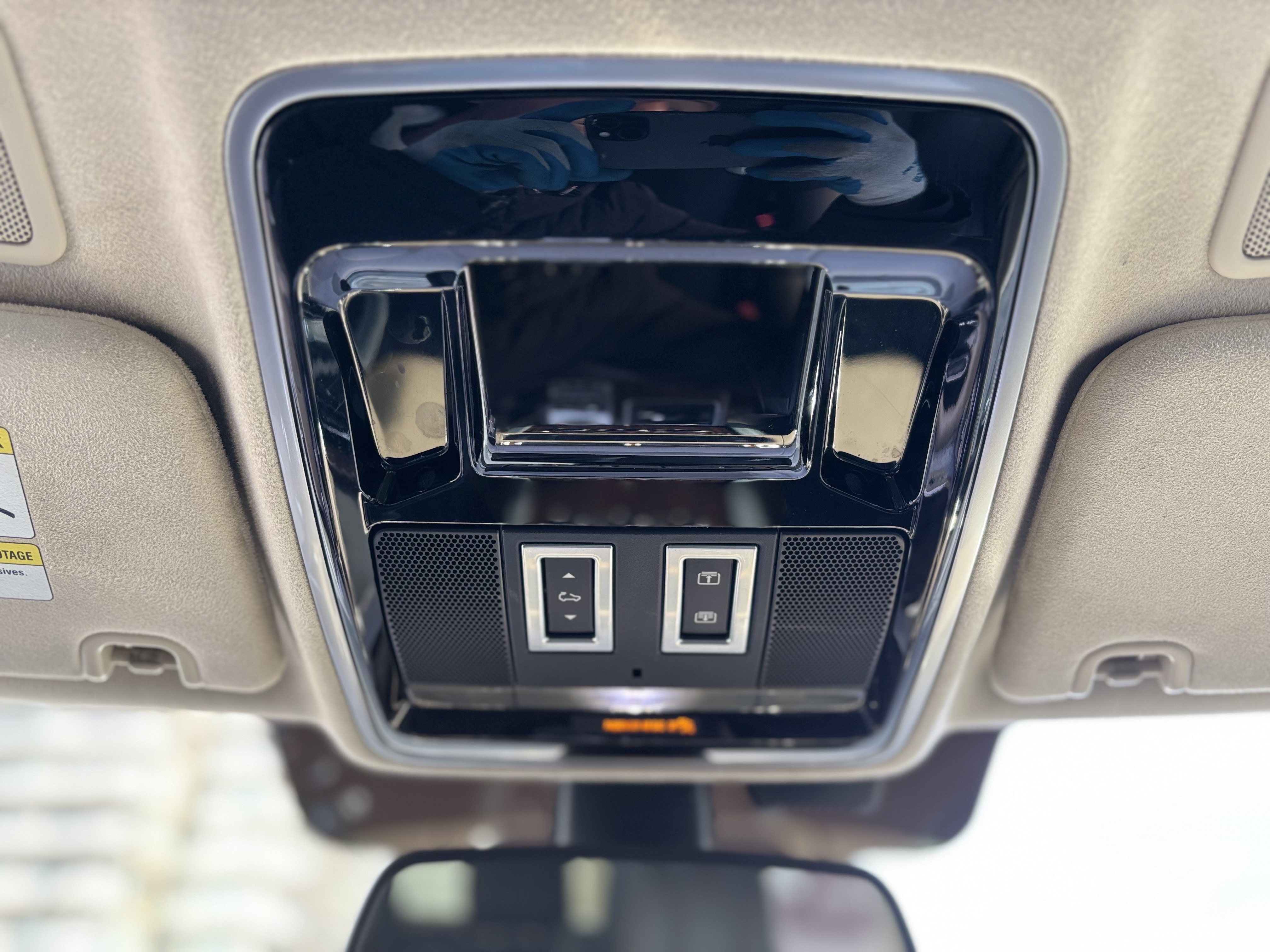 /canwestautoinc/2015-LandRover-RangeRover-008251070877371536.jpg
