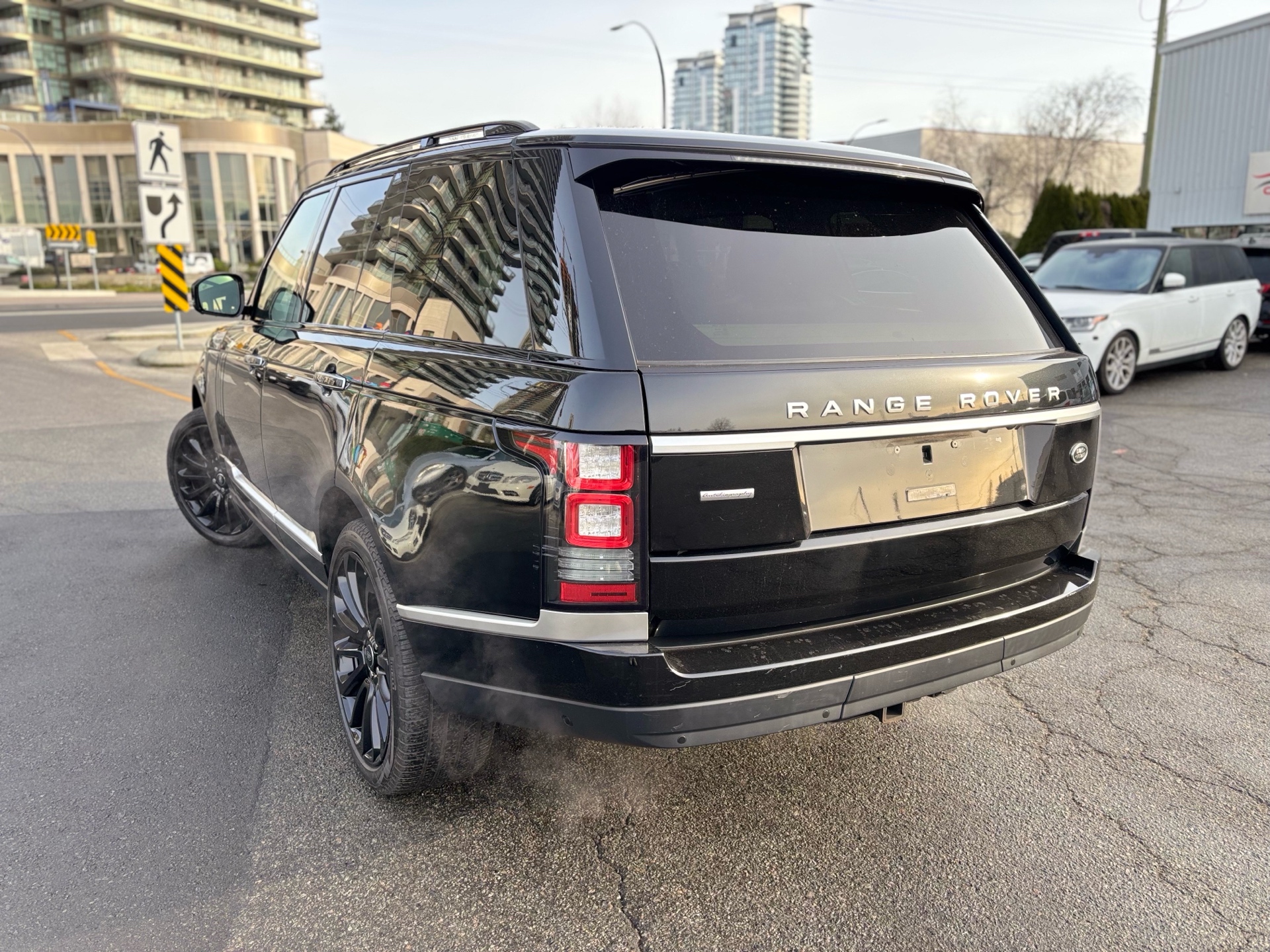 /canwestautoinc/2015-LandRover-RangeRover-5670569130688046.jpg