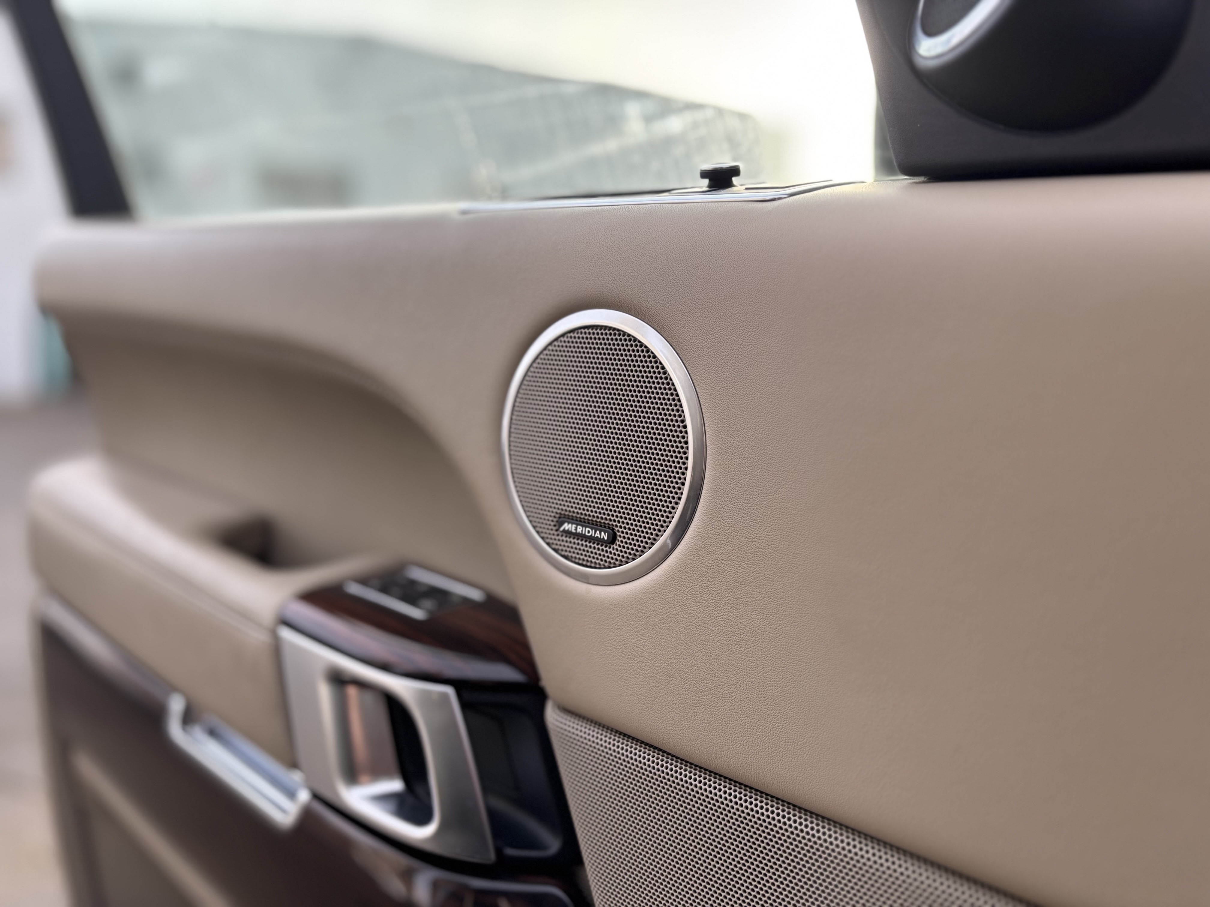 /canwestautoinc/2015-LandRover-RangeRover-5720266298016854.jpg