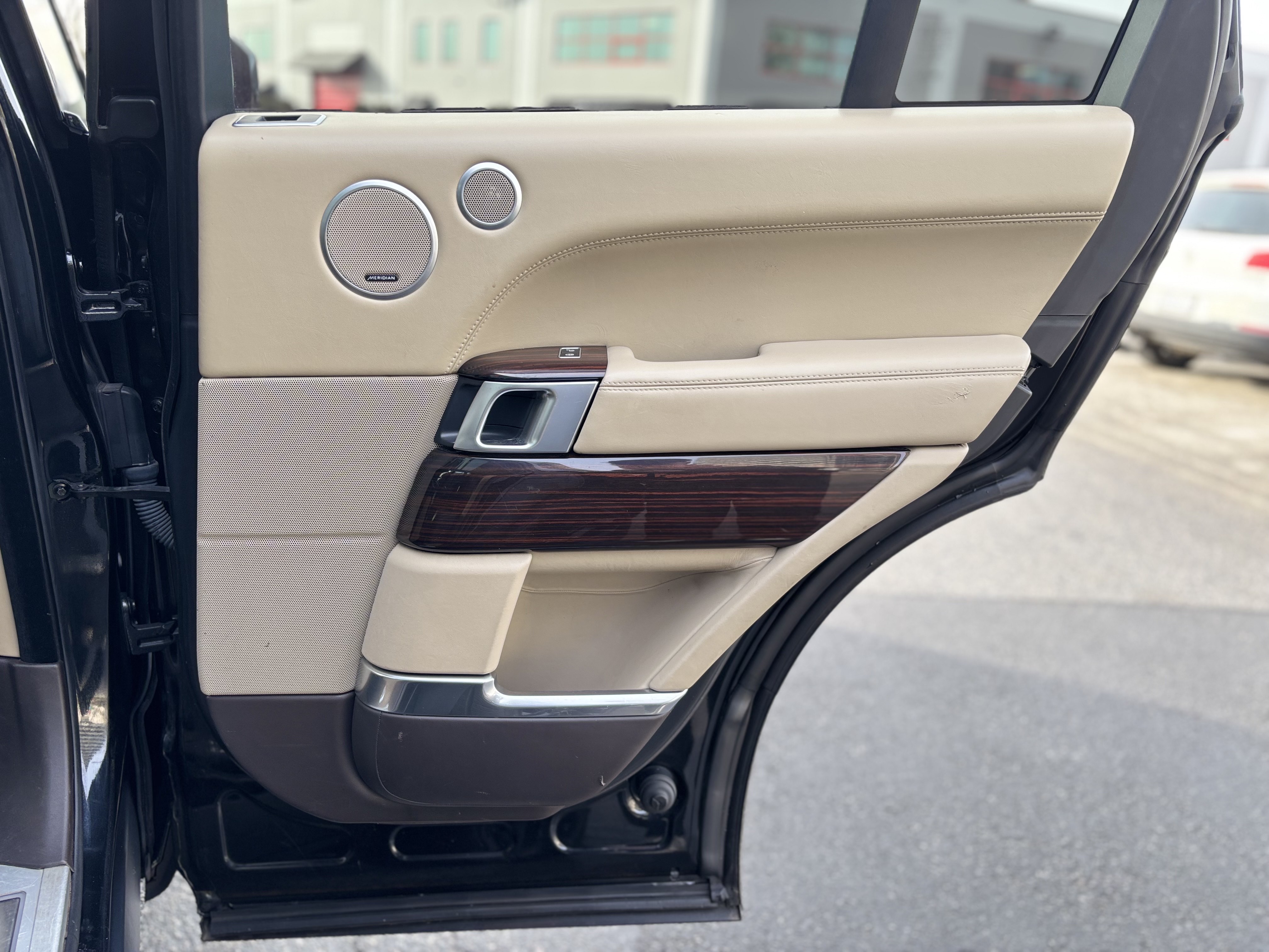 /canwestautoinc/2015-LandRover-RangeRover-6610774585203265.jpg