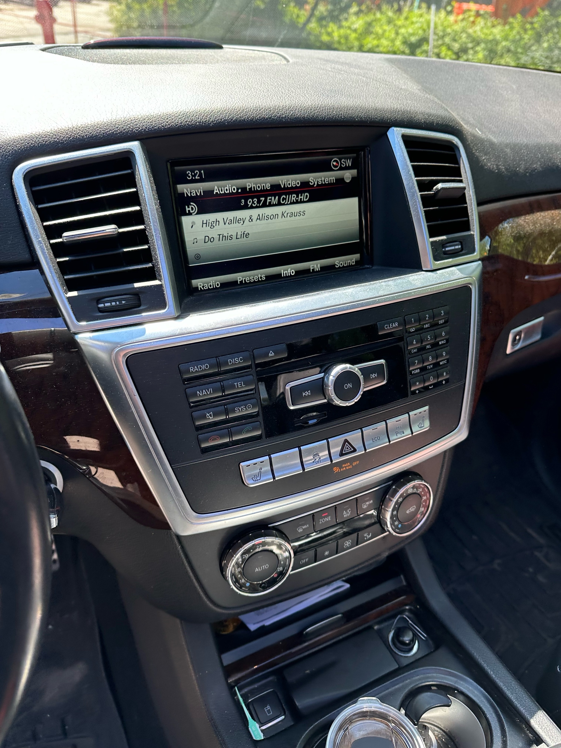 /canwestautoinc/2015-Mercedes-Benz-M-Class-07051485111976219.jpg