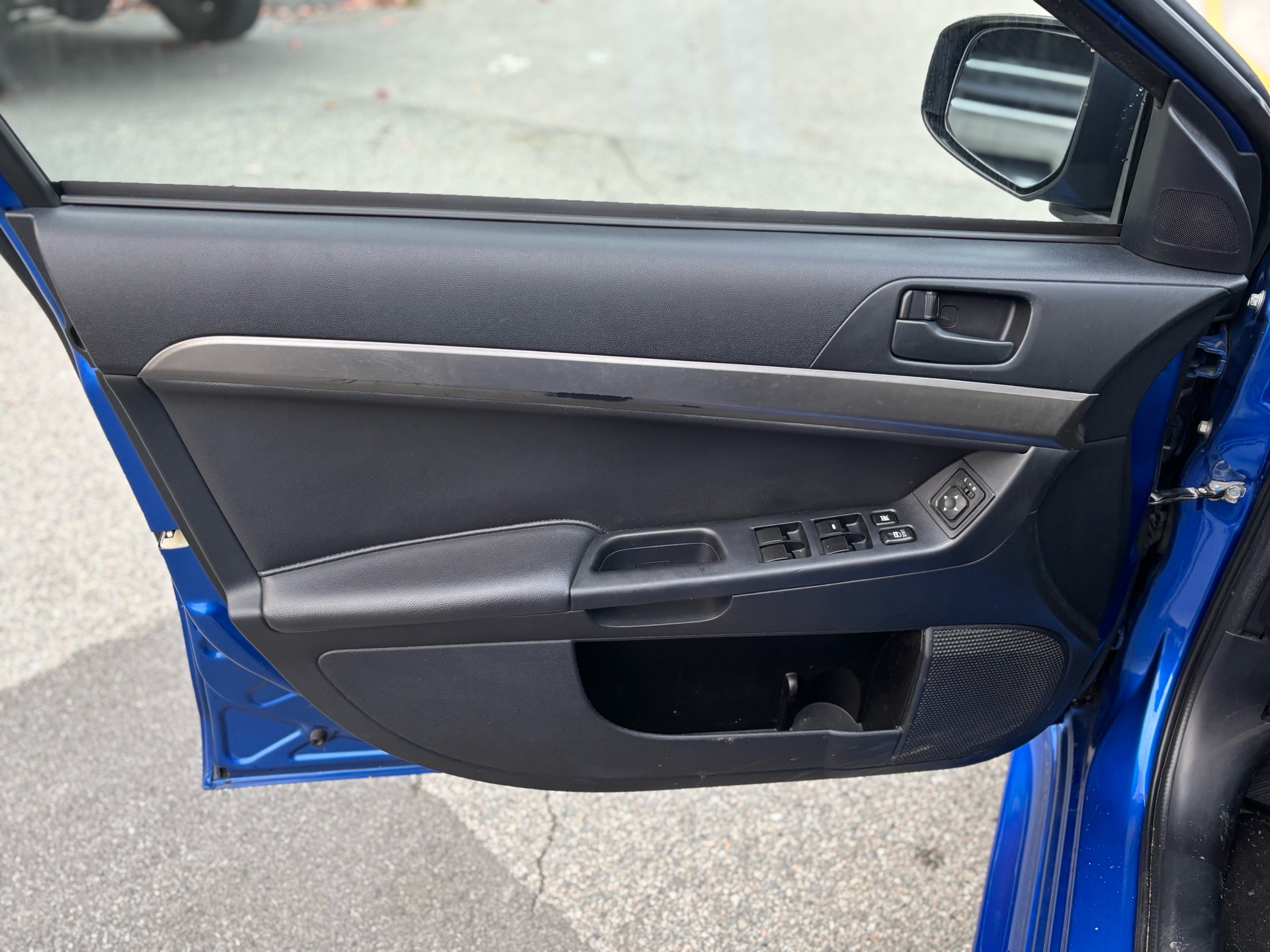 /canwestautoinc/2015-Mitsubishi-LancerSportback-1785045115930779.jpg