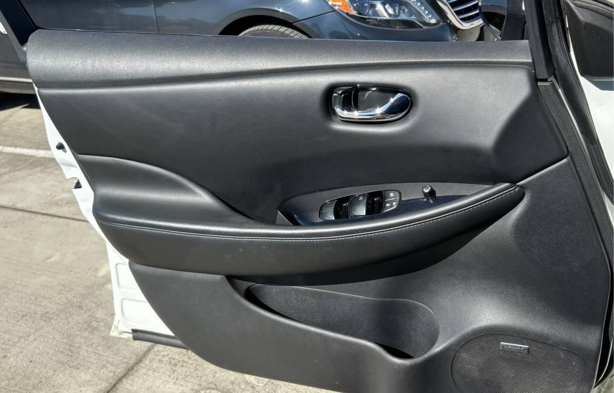 /canwestautoinc/2015-Nissan-LEAF-7880642570040026.jpg