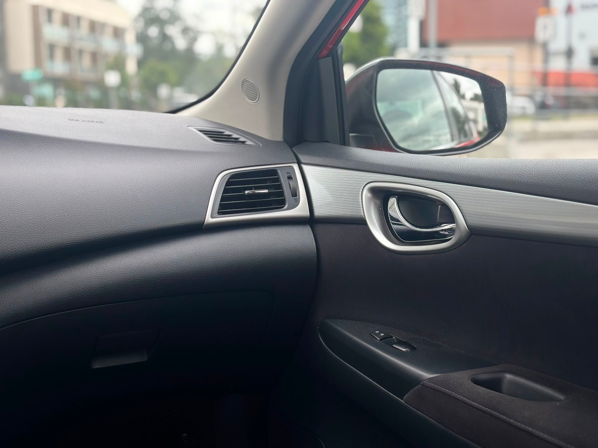 /canwestautoinc/2015-Nissan-Sentra-10728072091318808.jpg