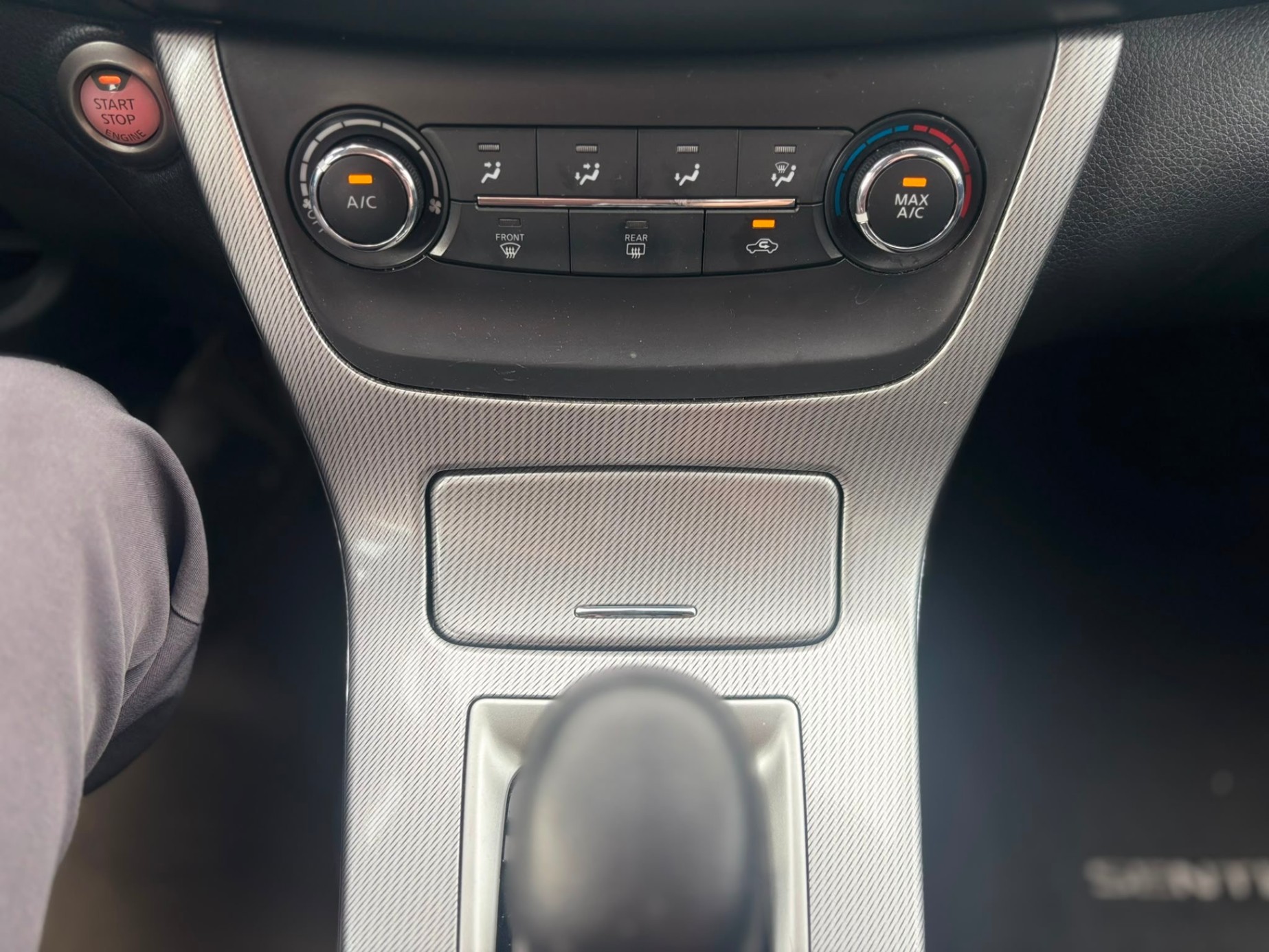/canwestautoinc/2015-Nissan-Sentra-9048171105840153.jpg