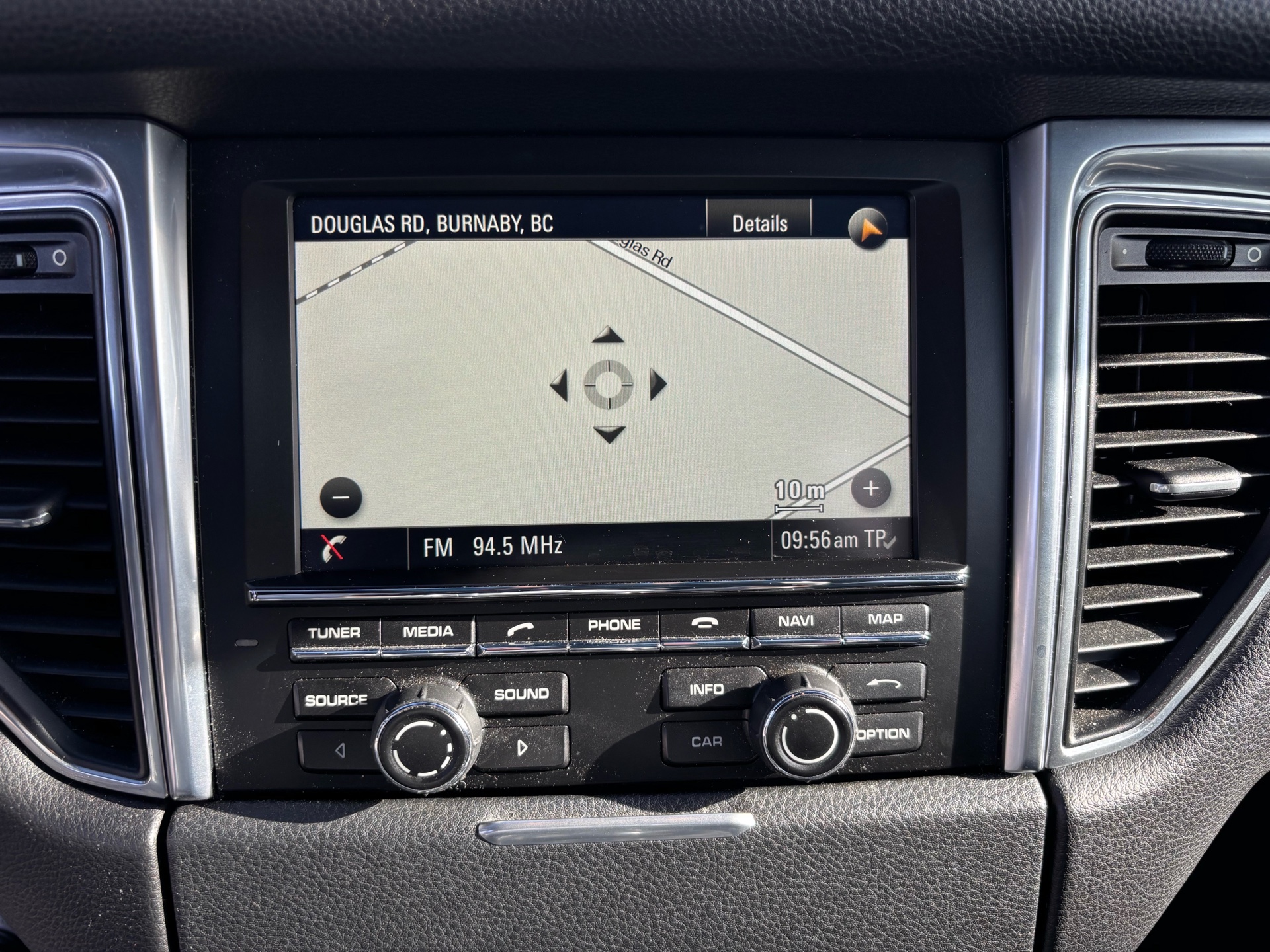/canwestautoinc/2015-Porsche-Macan-3904116209032109.jpg