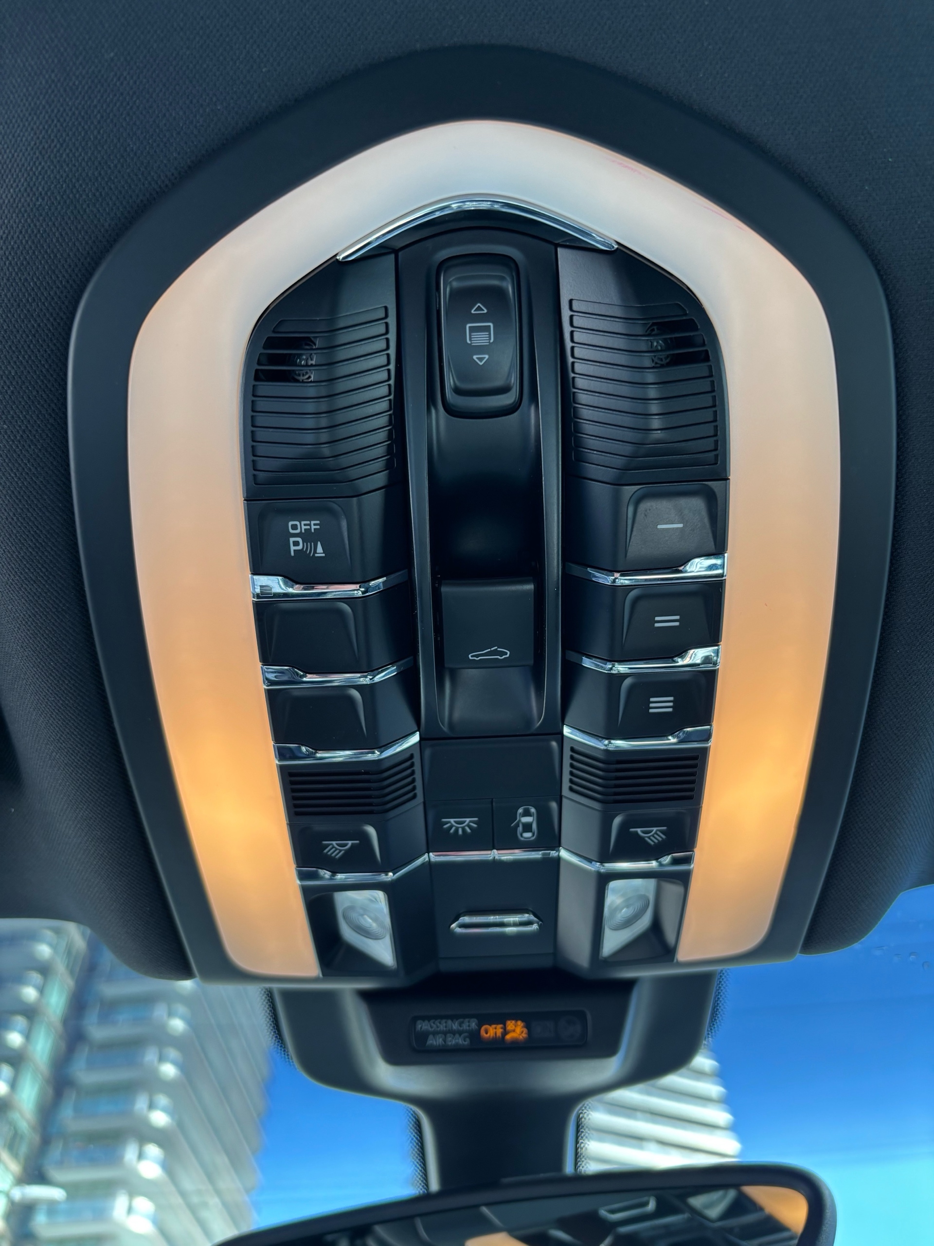 /canwestautoinc/2015-Porsche-Macan-5922117751034379.jpg