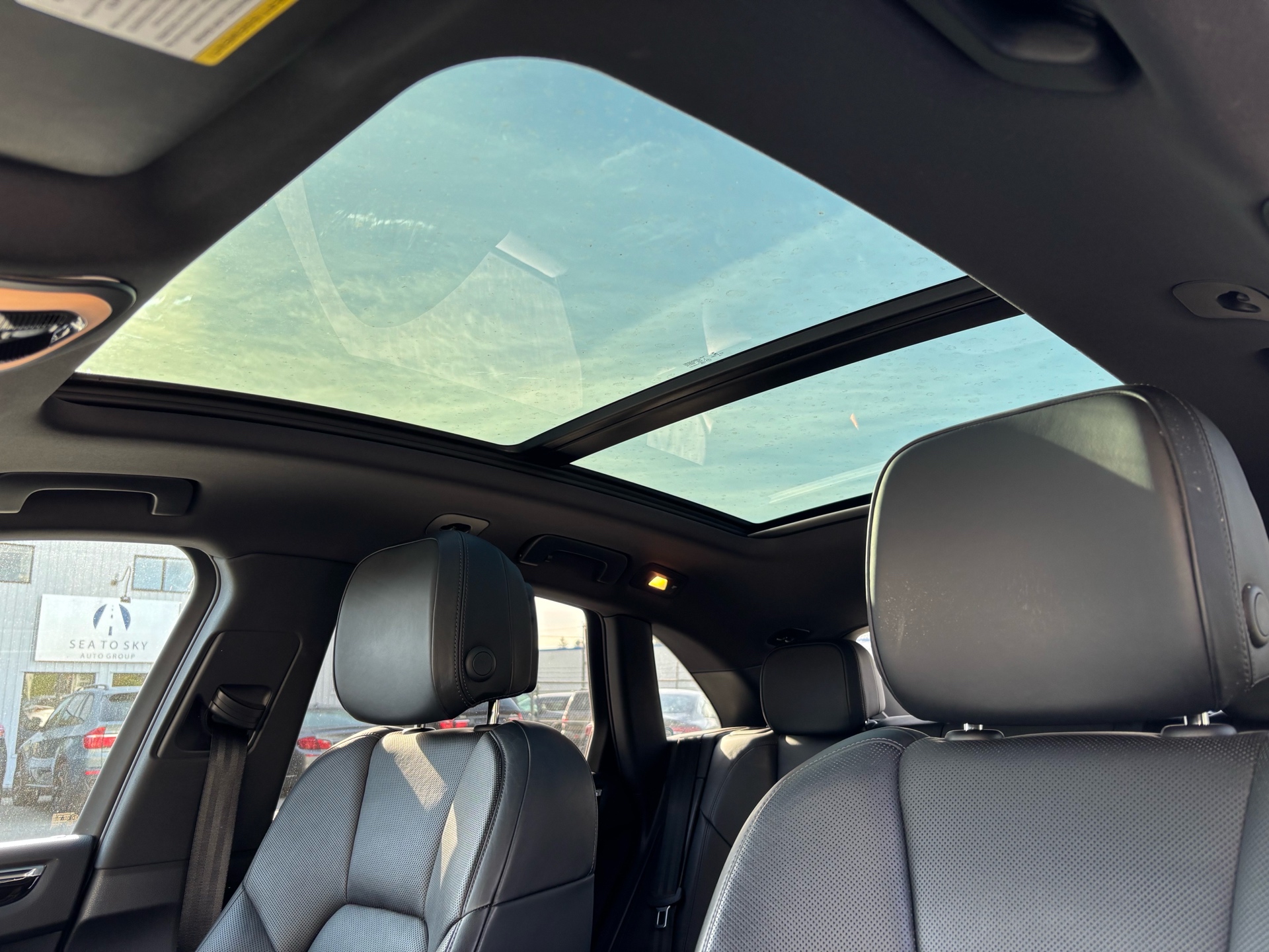 /canwestautoinc/2015-Porsche-Macan-9453440088783085.jpg
